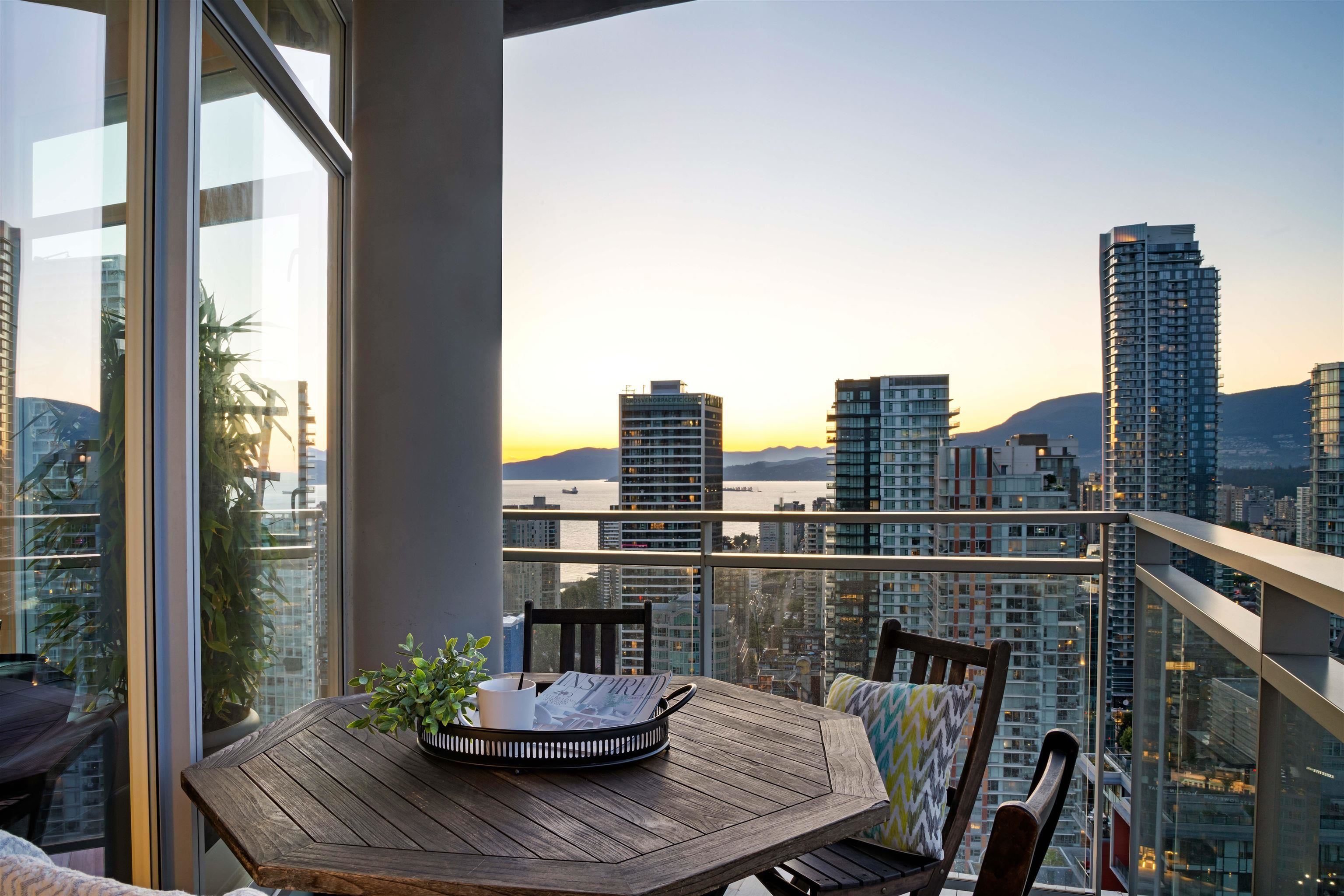 4102-1372 SEYMOUR STREET, Vancouver, British Columbia Apartment/Condo, 4 Bedrooms, 4 Bathrooms, Residential Attached,For Sale, MLS-R2843579