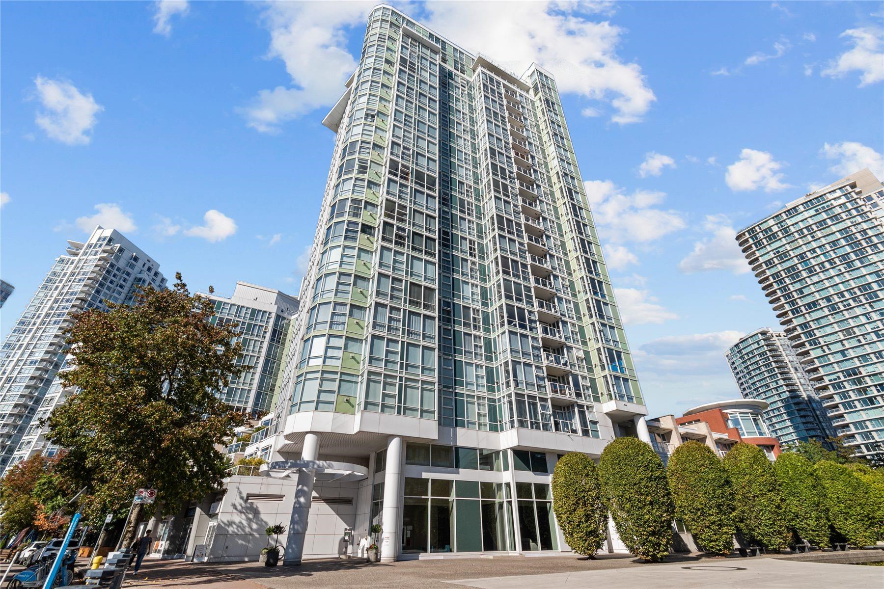 2602-1077 MARINASIDE CRESCENT, Vancouver, British Columbia, 2 Bedrooms Bedrooms, ,3 BathroomsBathrooms,Residential Attached,For Sale,R2843847