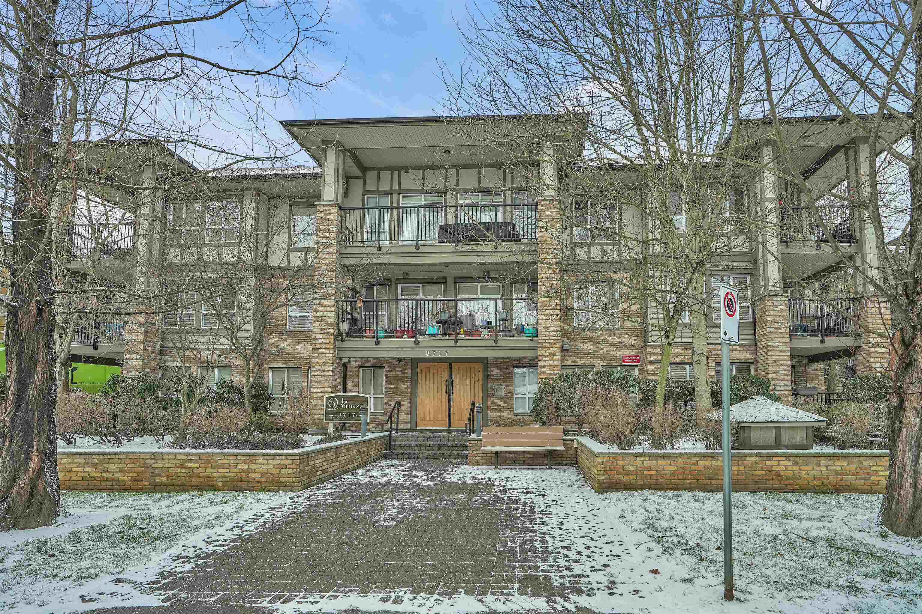 311-8717 160 STREET, Surrey, British Columbia, 2 Bedrooms Bedrooms, ,2 BathroomsBathrooms,Residential Attached,For Sale,R2843975