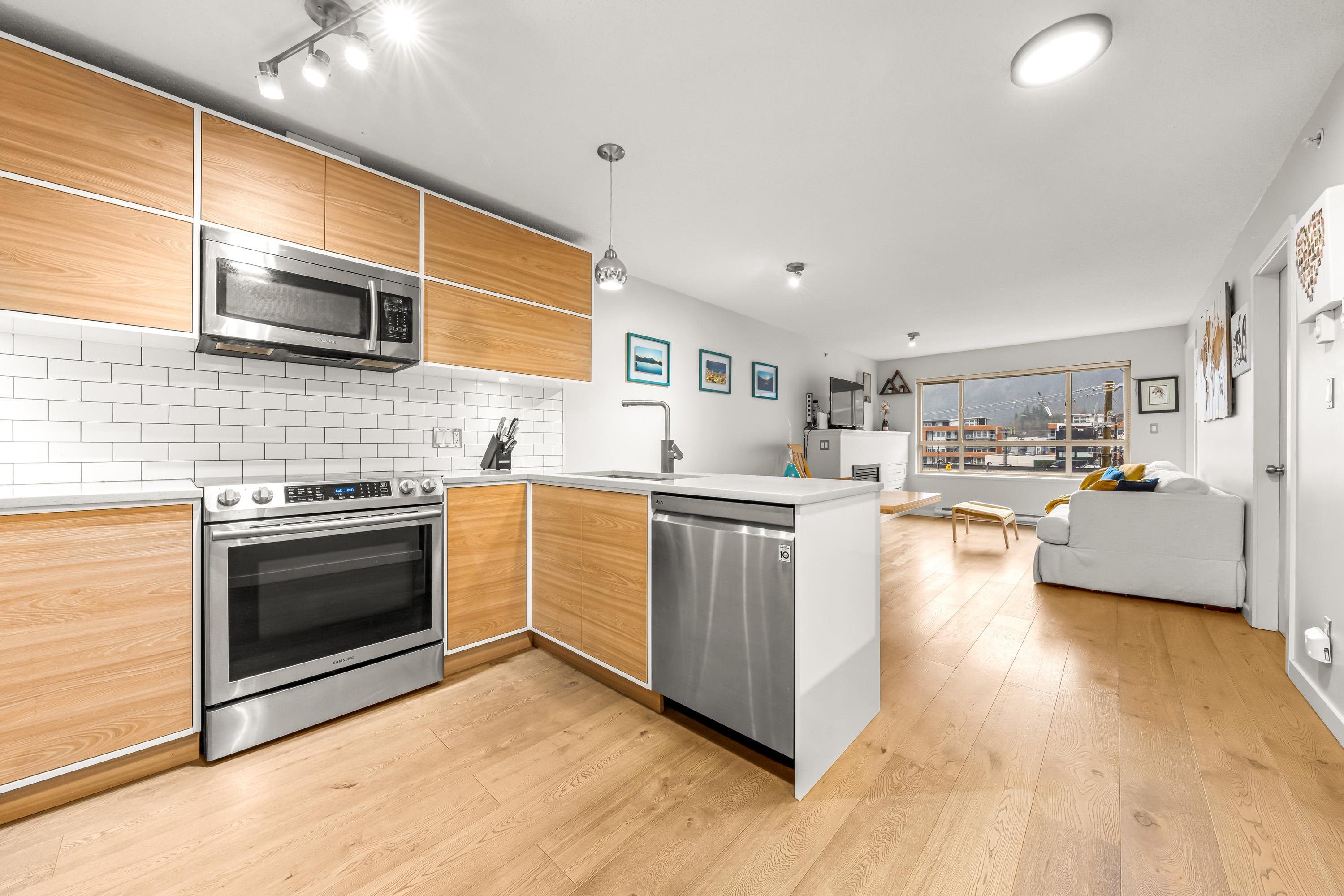 Downtown SQ Apartment/Condo for sale:  2 bedroom 850 sq.ft. (Listed 2024-12-20)