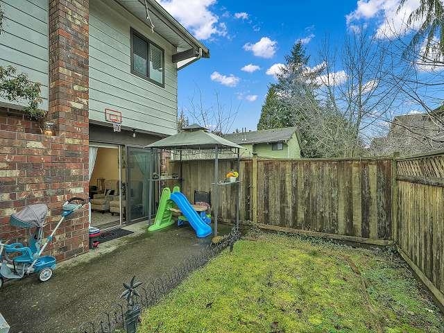 263-7493 140 STREET, Surrey, British Columbia, 3 Bedrooms Bedrooms, ,3 BathroomsBathrooms,Residential Attached,For Sale,R2844528
