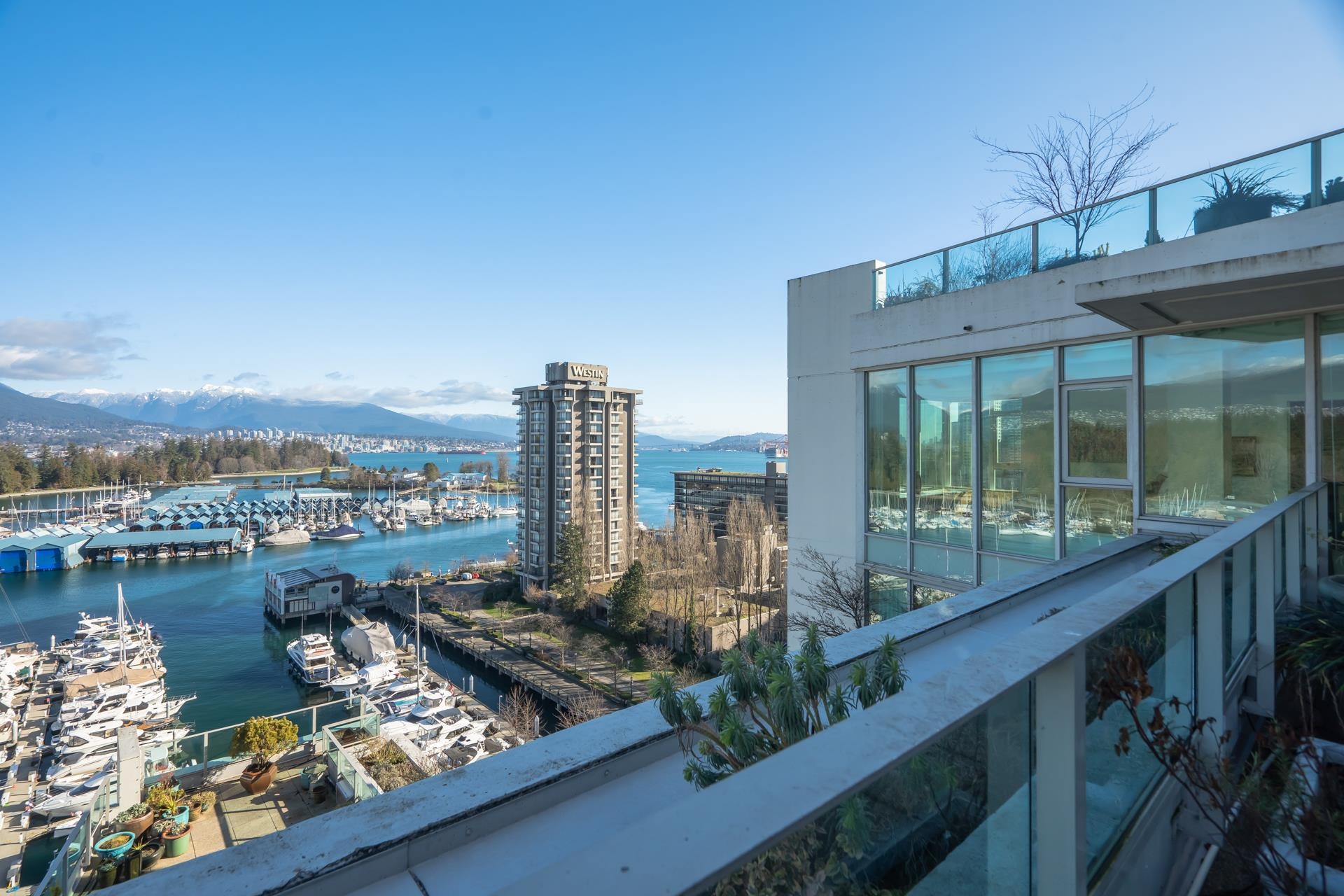 1717 BAYSHORE, Vancouver, British Columbia V6G 3H3, 2 Bedrooms Bedrooms, ,2 BathroomsBathrooms,Residential Attached,For Sale,BAYSHORE,R2846378