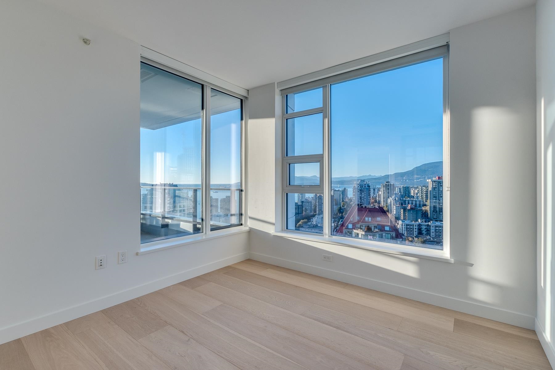 2801-1289 HORNBY STREET, Vancouver, British Columbia Apartment/Condo, 2 Bedrooms, 2 Bathrooms, Residential Attached,For Sale, MLS-R2846588, Richmond Condo for Sale