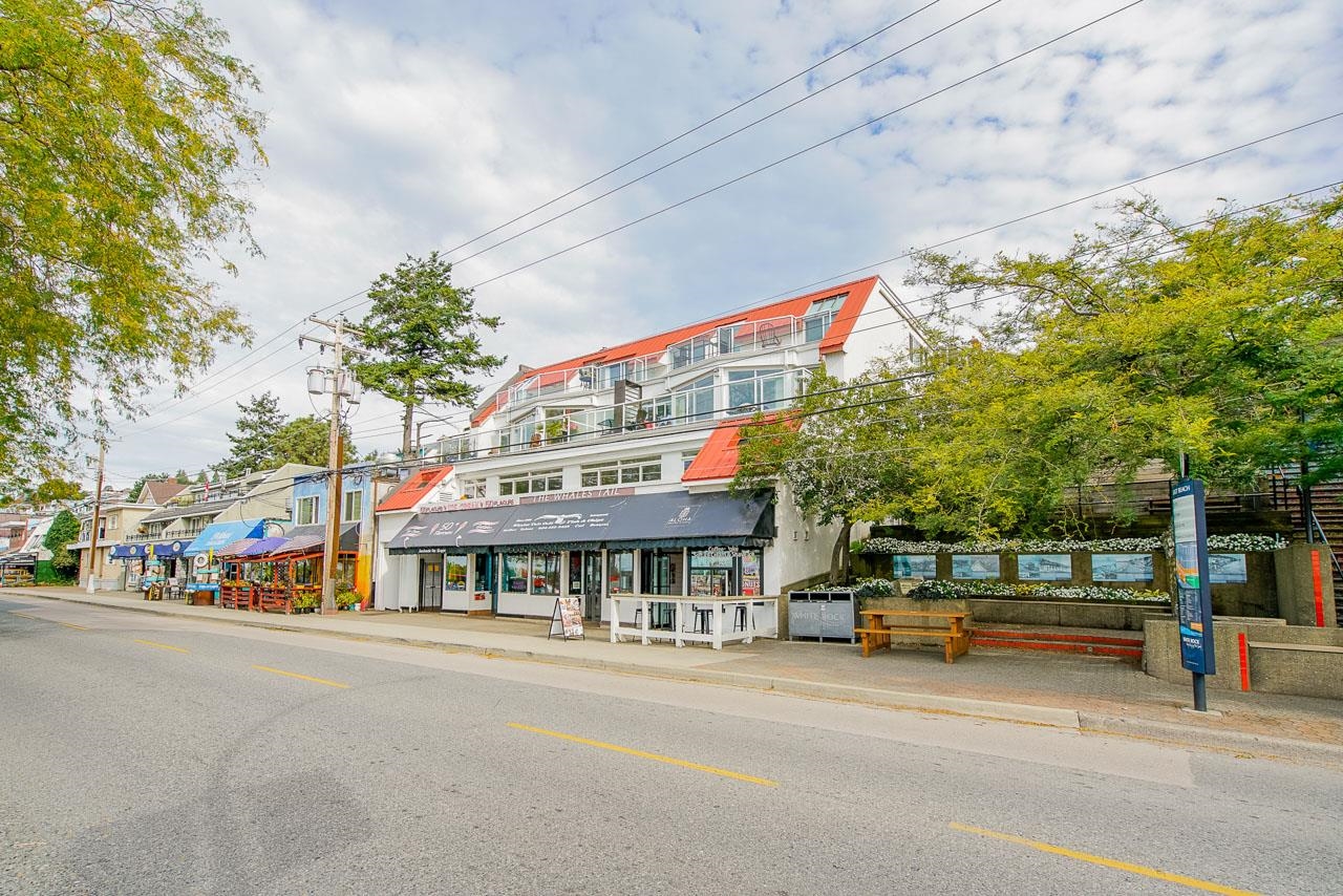 301-820 HABGOOD STREET, White Rock, British Columbia, 2 Bedrooms Bedrooms, ,2 BathroomsBathrooms,Residential Attached,For Sale,R2846682