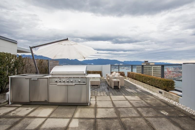 838 HASTINGS, Vancouver, British Columbia V6C 0A6, 3 Bedrooms Bedrooms, ,2 BathroomsBathrooms,Residential Attached,For Sale,HASTINGS,R2846849