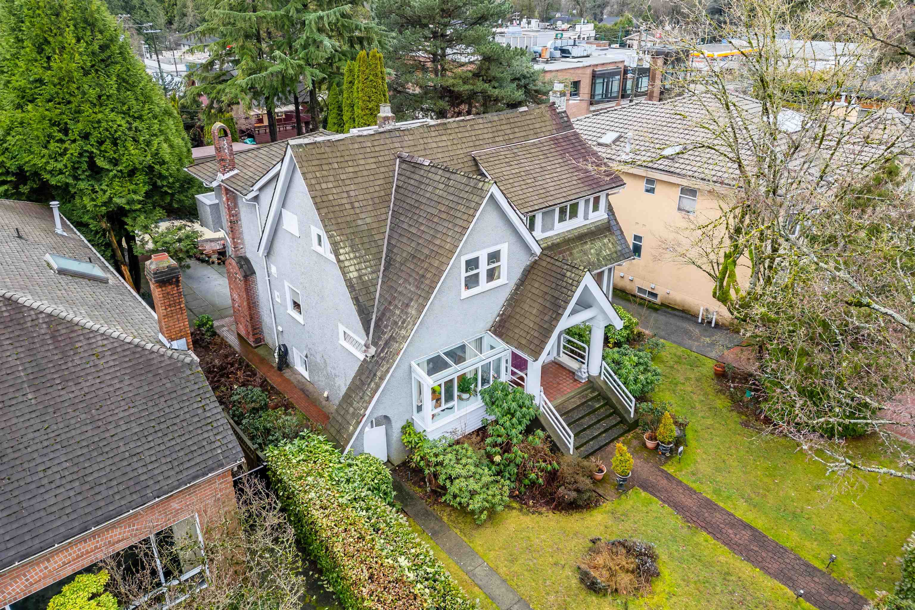 1450 W40TH AVENUE, Vancouver, British Columbia, 5 Bedrooms Bedrooms, ,4 BathroomsBathrooms,Residential Detached,For Sale,R2846962