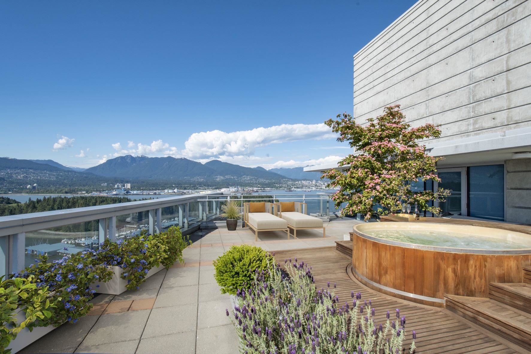 1499 PENDER, Vancouver, British Columbia V6G 0A7, 3 Bedrooms Bedrooms, ,3 BathroomsBathrooms,Residential Attached,For Sale,PENDER,R2847069