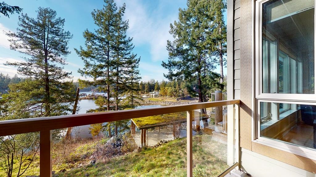 Listing image of 28A 12849 LAGOON ROAD
