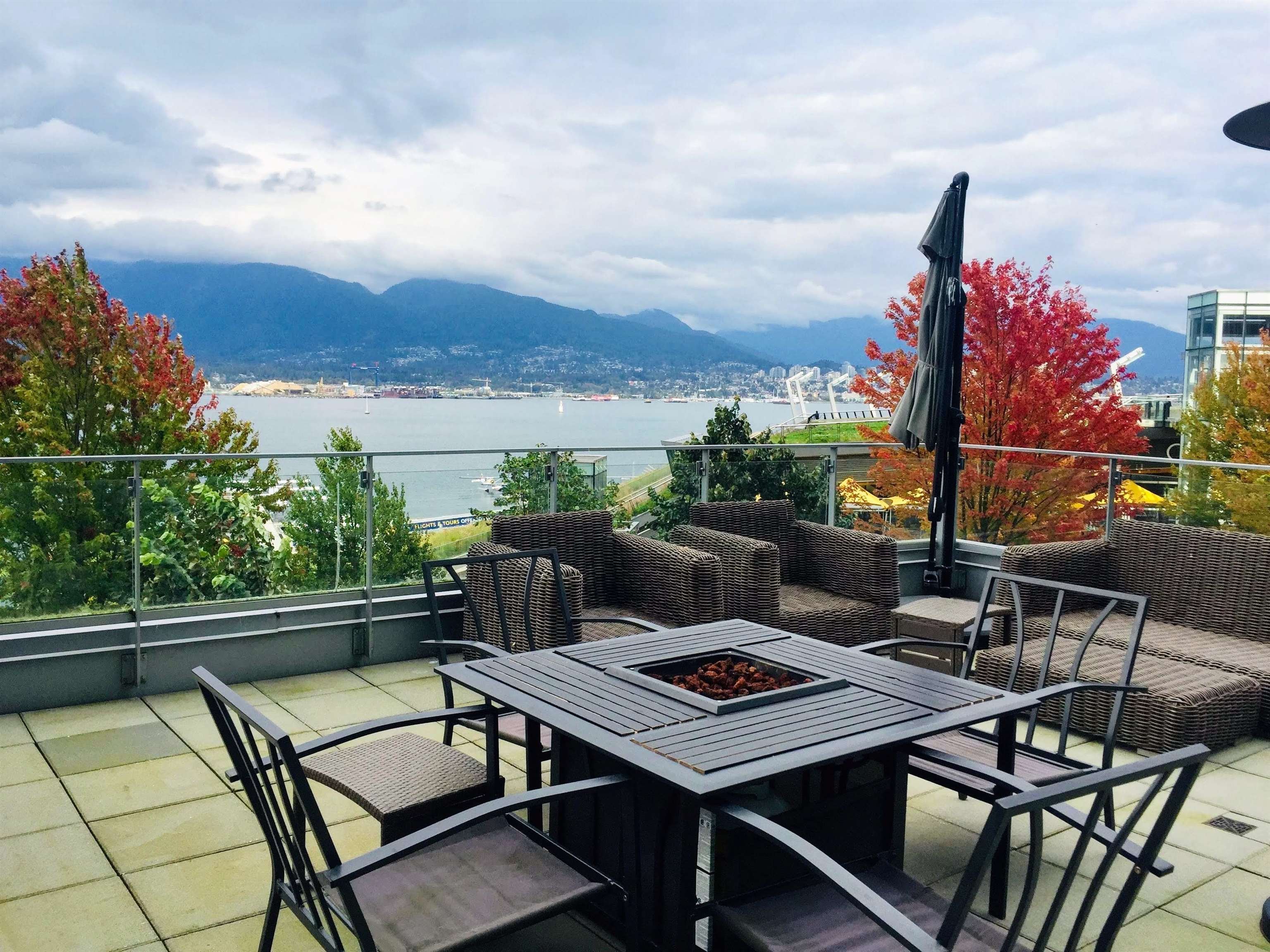 277 THURLOW, Vancouver, British Columbia V6C 0C1, 4 Bedrooms Bedrooms, ,3 BathroomsBathrooms,Residential Attached,For Sale,THURLOW,R2847534