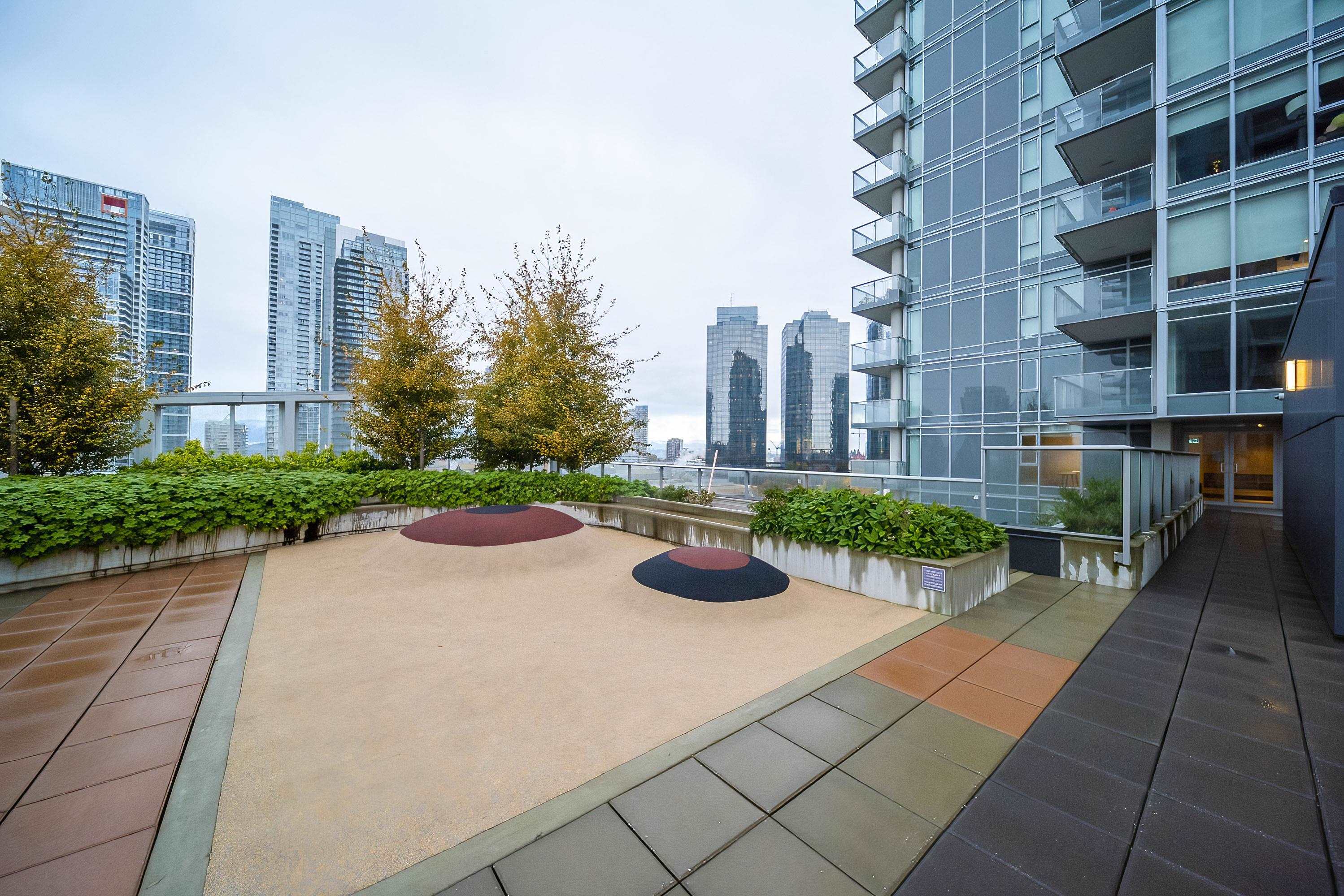 3704-4458 BERESFORD STREET, Burnaby, British Columbia, 1 Bedroom Bedrooms, ,1 BathroomBathrooms,Residential Attached,For Sale,R2848087