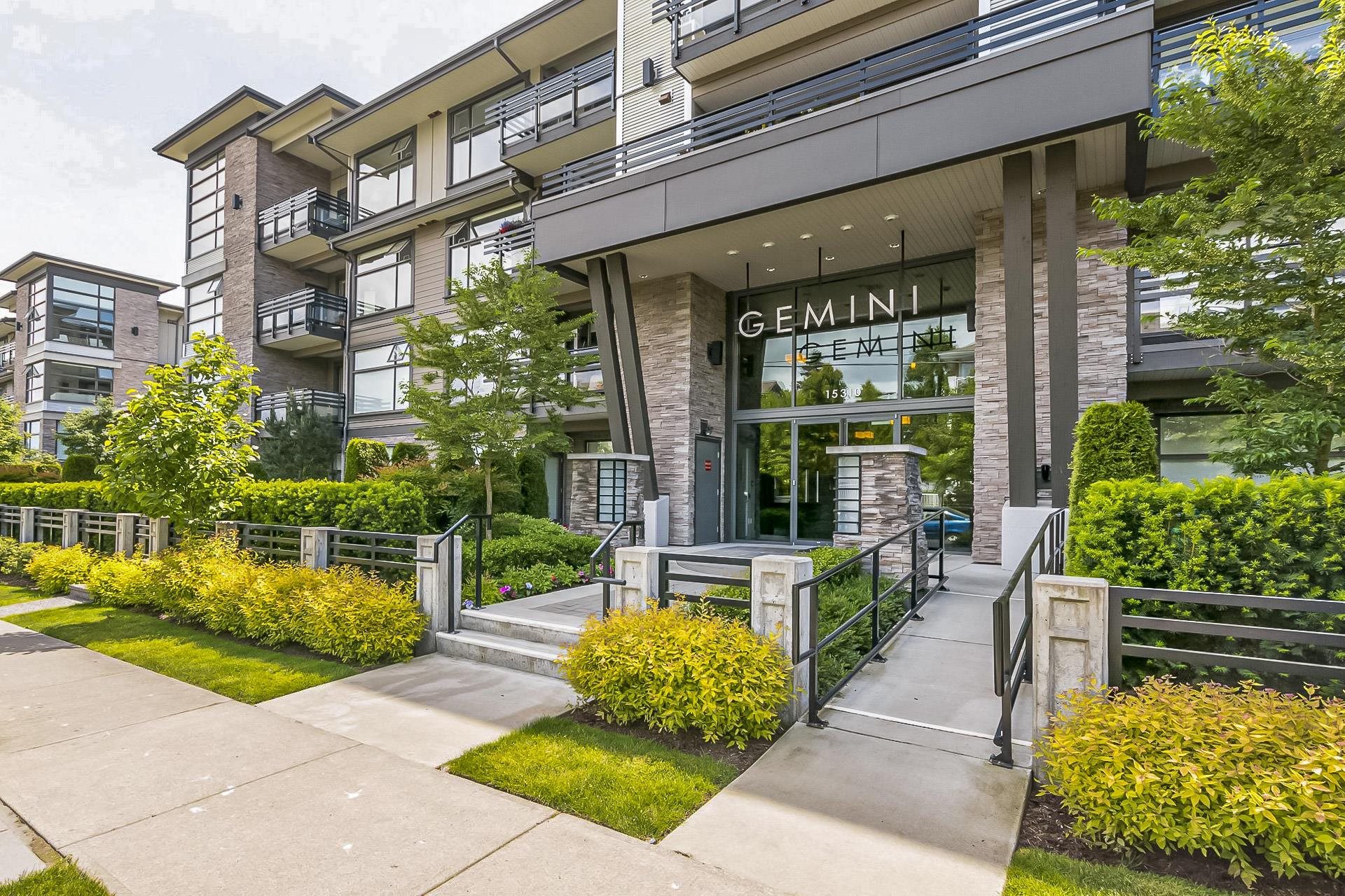 404-15310 17A AVENUE, Surrey, British Columbia V4A 1V3, 2 Bedrooms Bedrooms, ,2 BathroomsBathrooms,Residential Attached,For Sale,R2848105