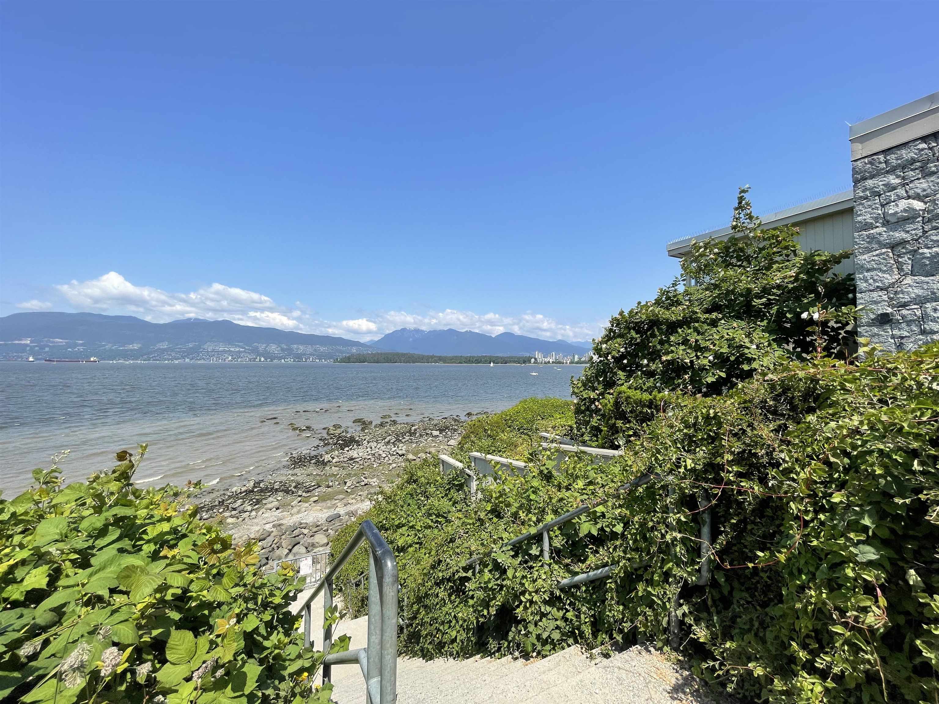 2584 POINT GREY, British Columbia V6K 1A3, ,Residential Detached,For Sale,POINT GREY,R2849029