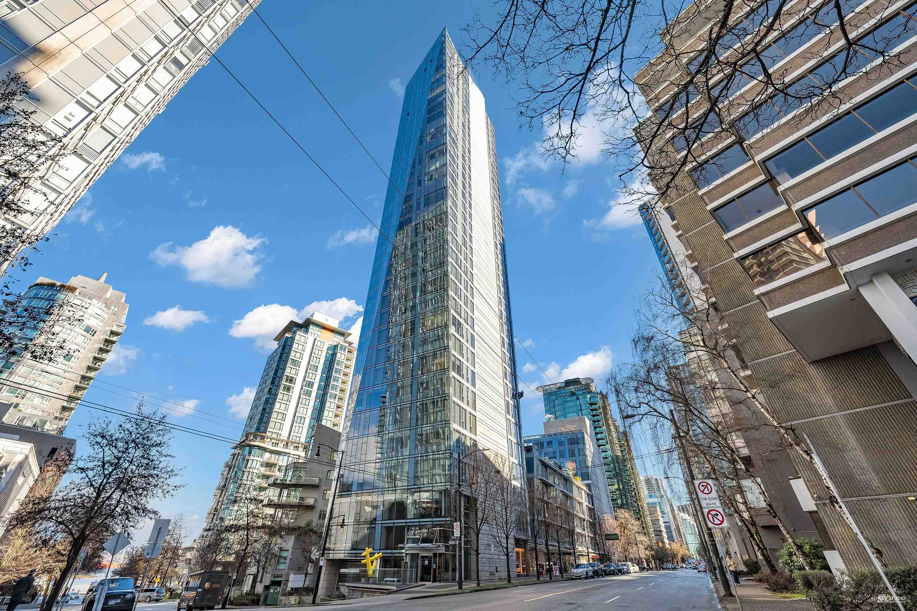 1499 PENDER, Vancouver, British Columbia V6G 0A7, 2 Bedrooms Bedrooms, ,2 BathroomsBathrooms,Residential Attached,For Sale,PENDER,R2849373