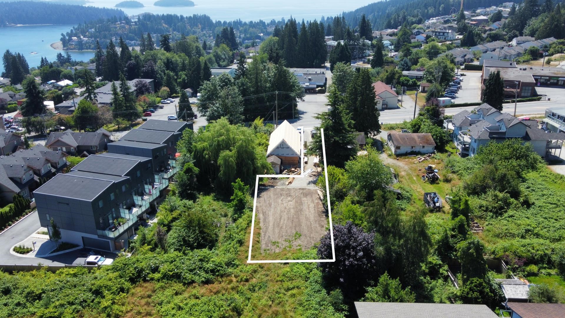 Listing image of 746 GIBSONS WAY