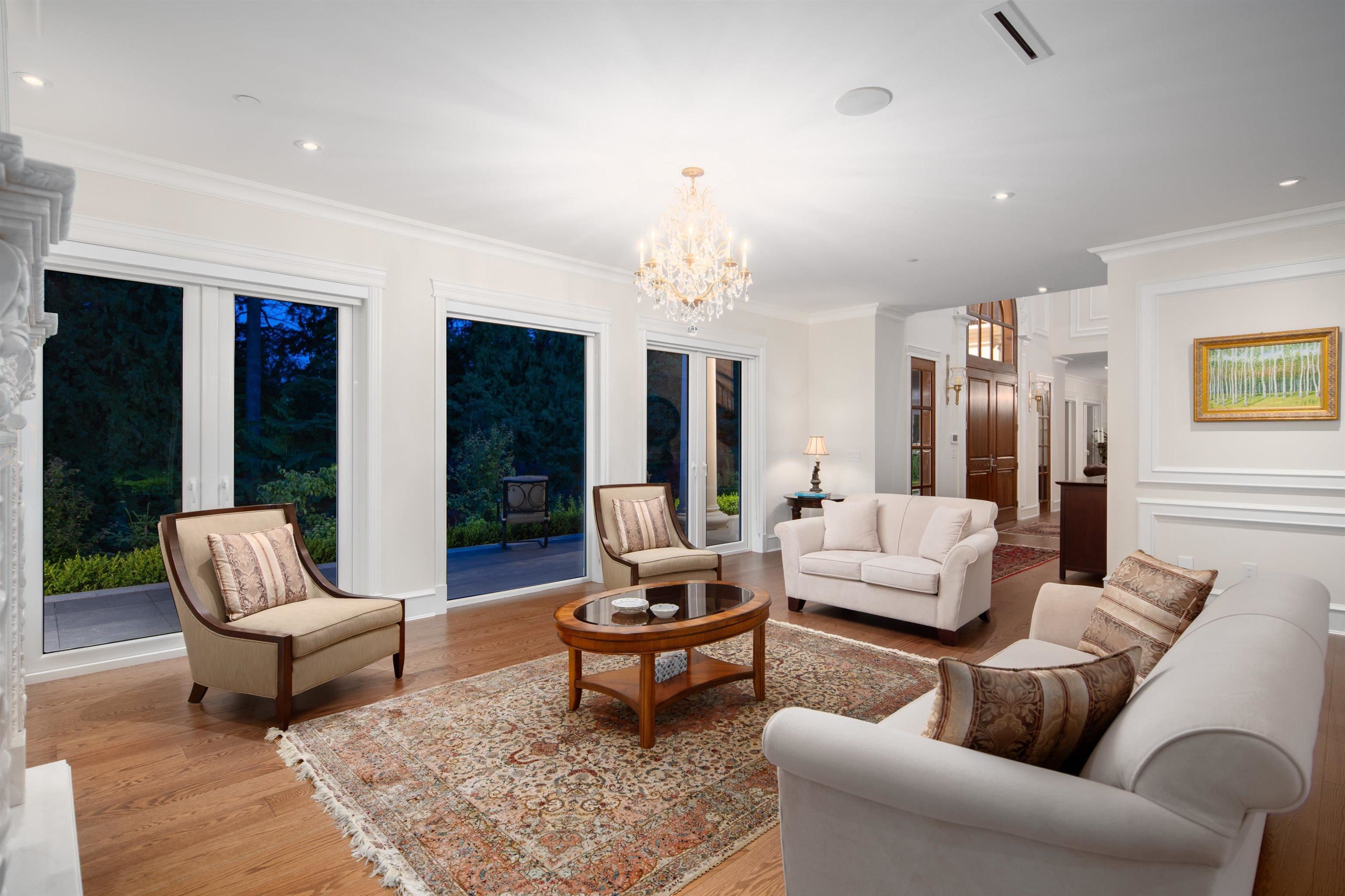 Listing image of 405 SOUTHBOROUGH DRIVE