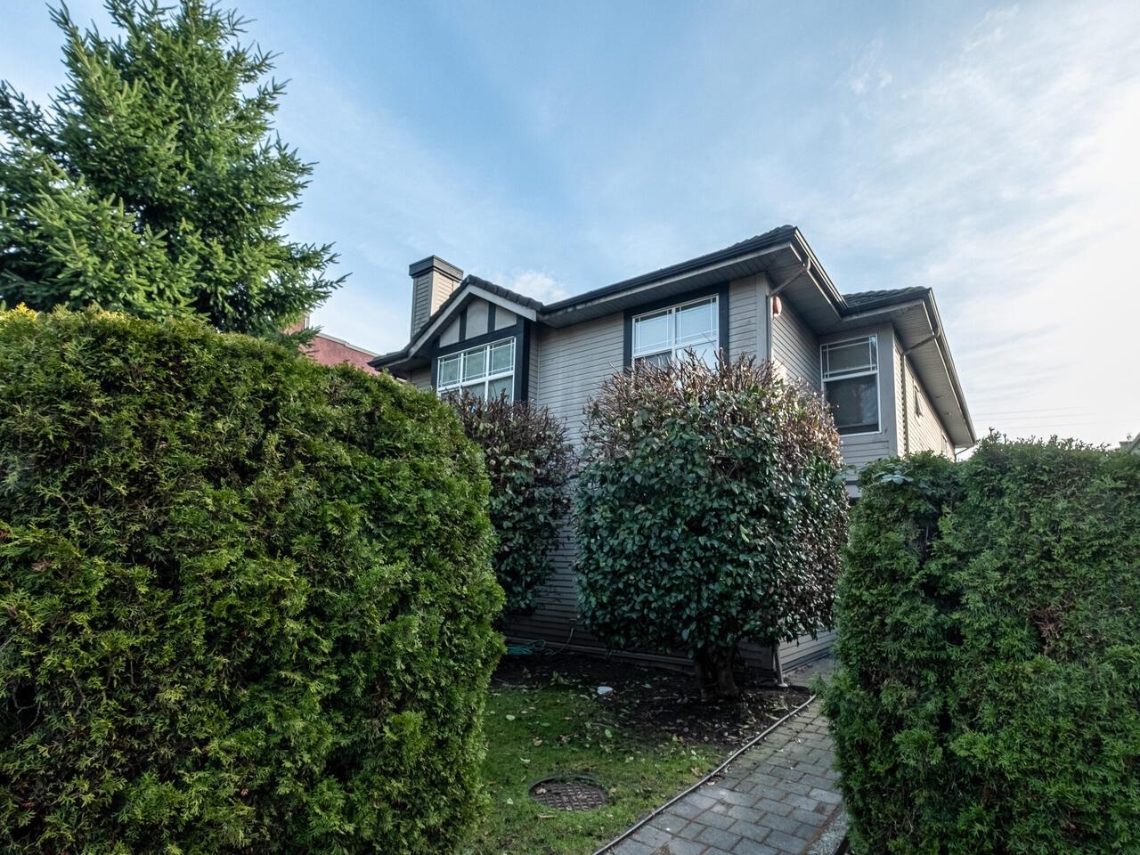 2490 4TH, Vancouver, British Columbia V6K 1P3, 9 Bedrooms Bedrooms, ,8 BathroomsBathrooms,Multifamily,For Sale,4TH,R2849941