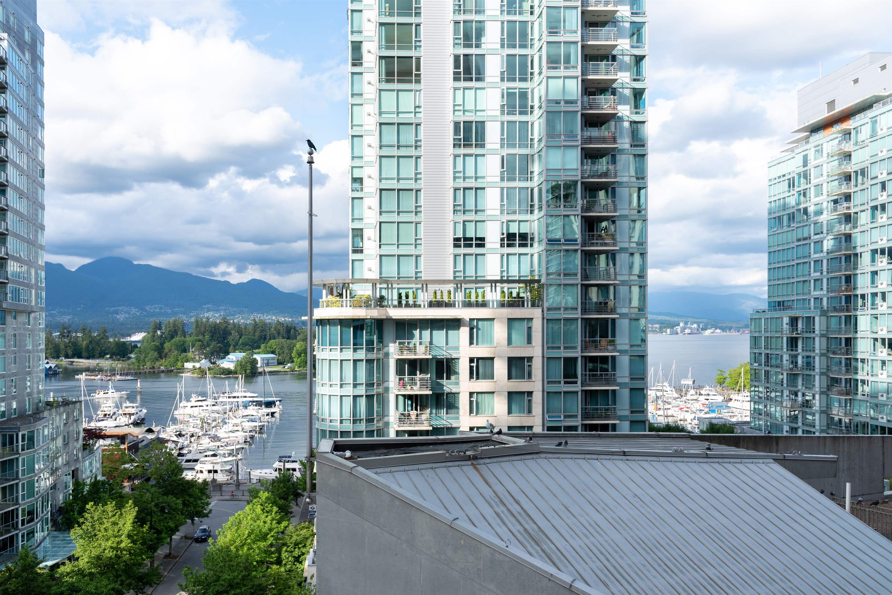 1499 PENDER, Vancouver, British Columbia V6G 0A7, 2 Bedrooms Bedrooms, ,2 BathroomsBathrooms,Residential Attached,For Sale,PENDER,R2850149