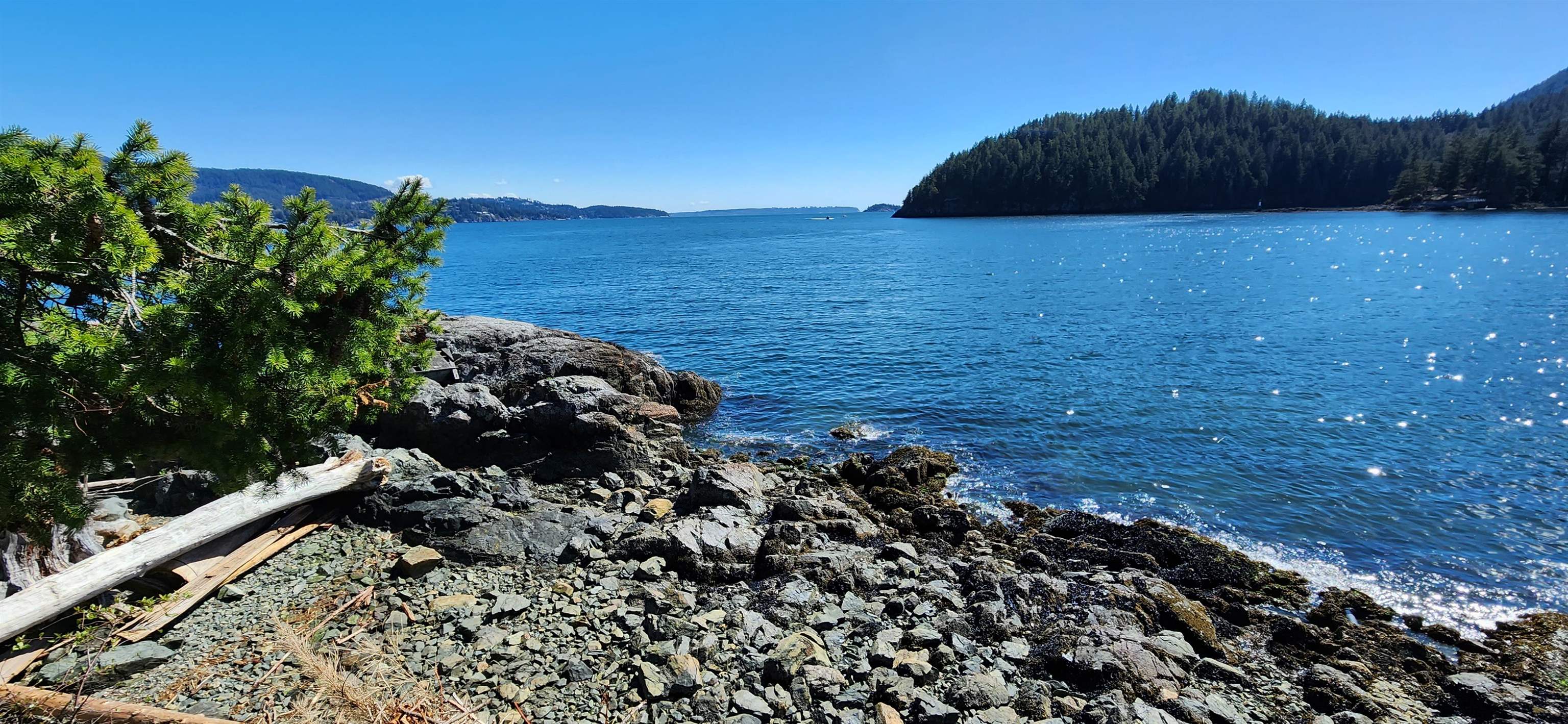 The perfect beach to launch your Kayak or paddle board from or go for a swim. You could Kayak to Snug Cove for coffee or accross to Horseshoe Bay for a drink