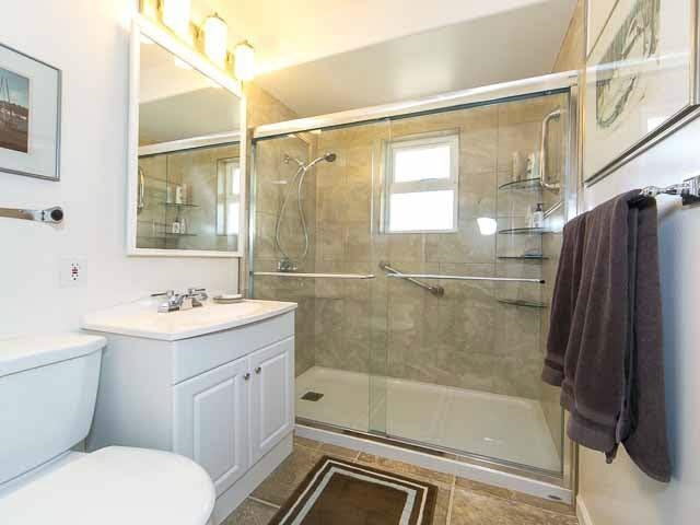 15661 ROPER AVENUE, White Rock, British Columbia, 3 Bedrooms Bedrooms, ,2 BathroomsBathrooms,Residential Detached,For Sale,R2850354