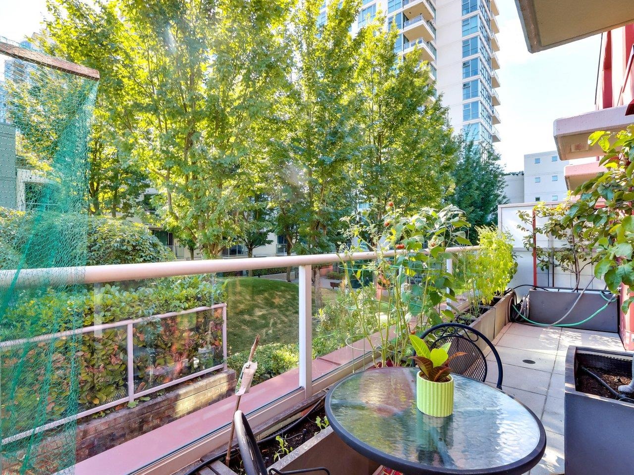 168 PRIOR STREET, Vancouver, British Columbia Townhouse, 2 Bedrooms, 3 Bathrooms, Residential Attached,For Sale, MLS-R2851620, Richmond Condo for Sale