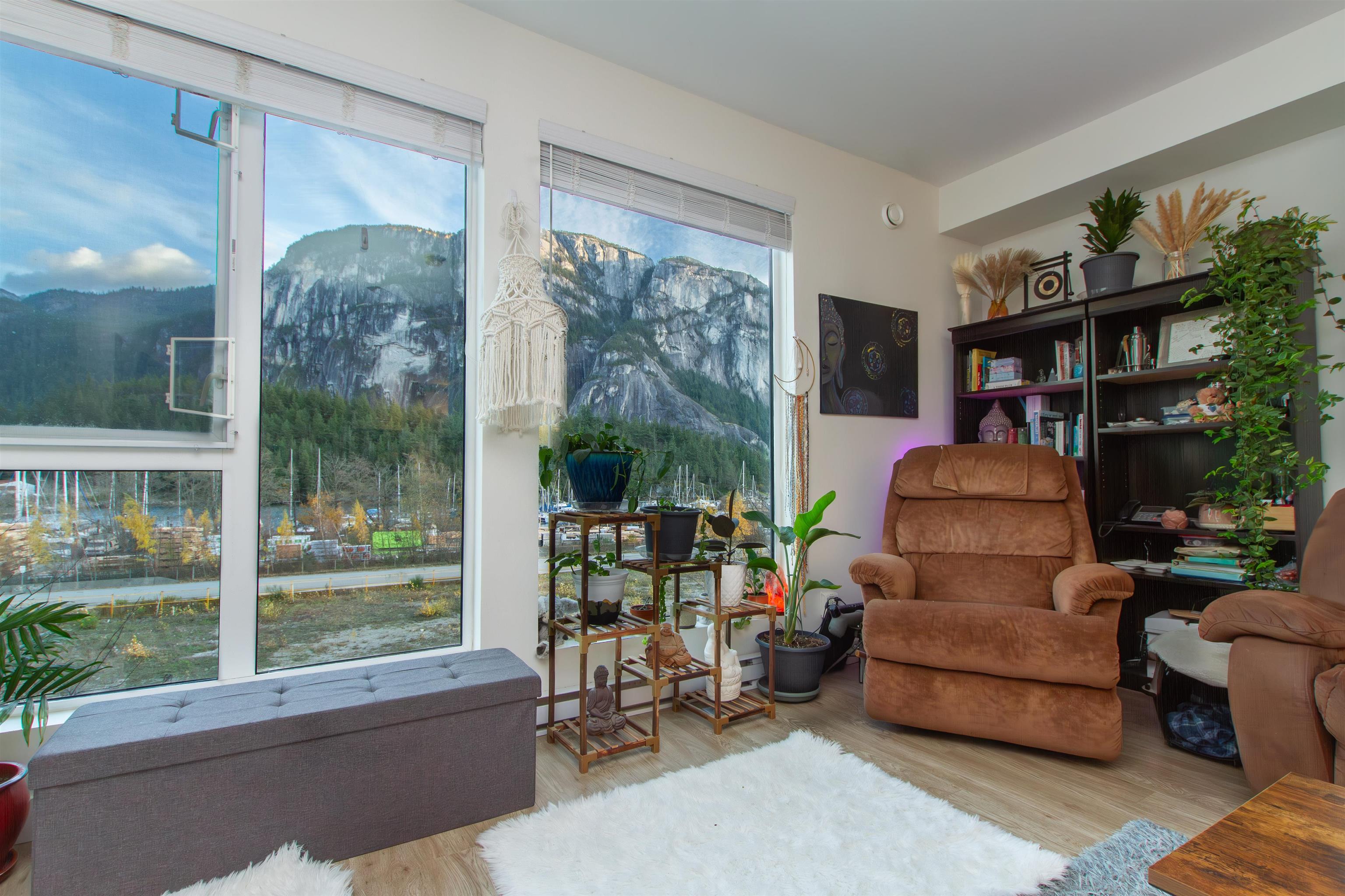 408-37881 CLEVELAND AVENUE, Squamish, British Columbia V8B 0Z7 Apartment/Condo, 2 Bedrooms, 2 Bathrooms, Residential Attached,For Sale, MLS-R2851758
