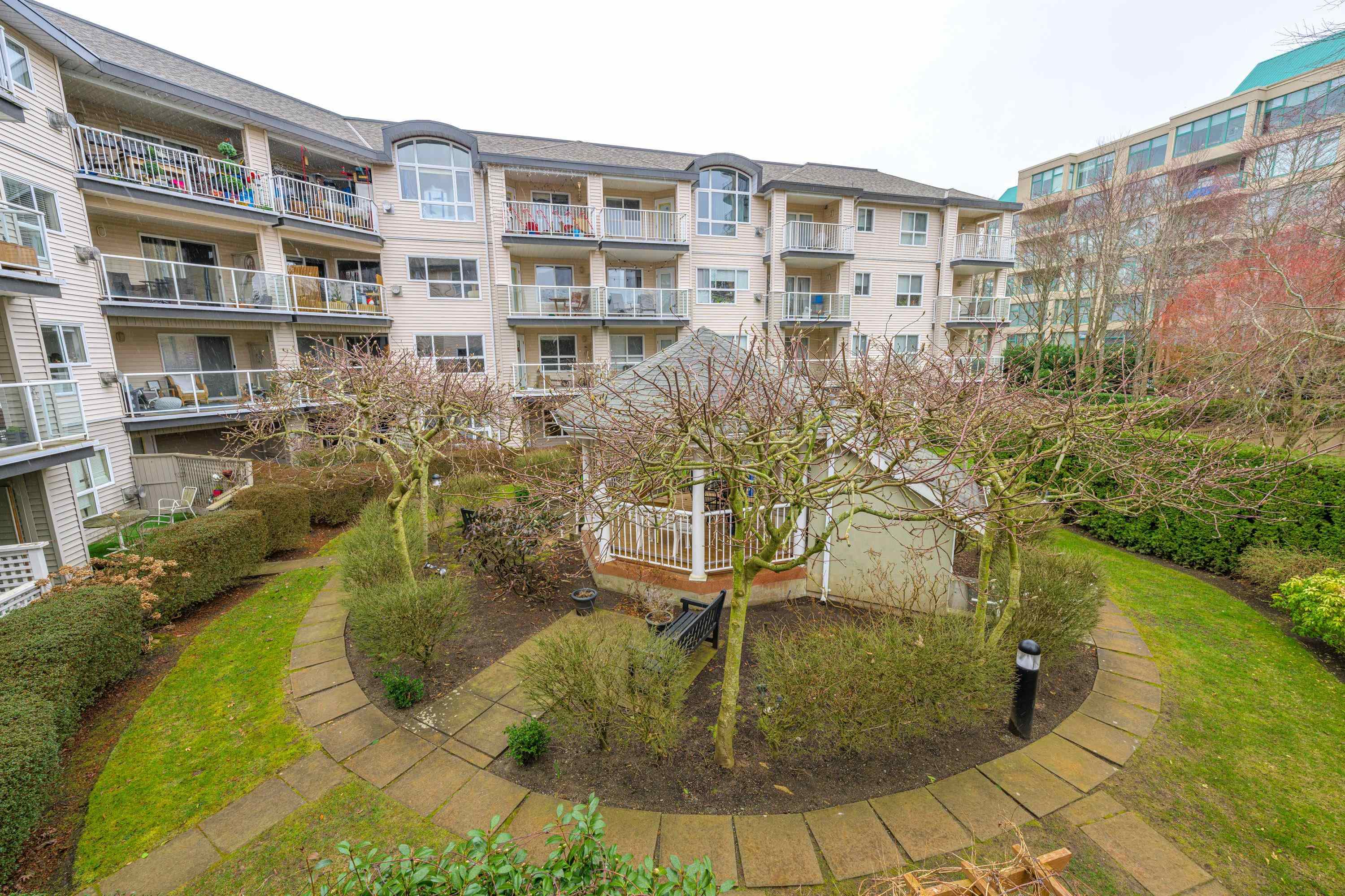 222-1588 BEST STREET, White Rock, British Columbia, 2 Bedrooms Bedrooms, ,2 BathroomsBathrooms,Residential Attached,For Sale,R2853143