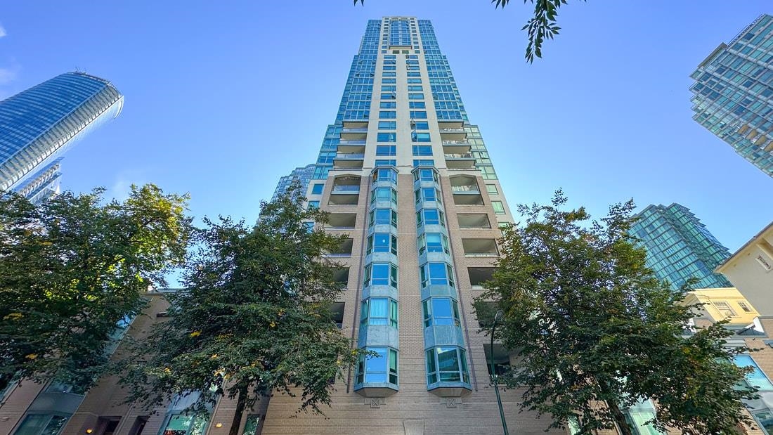 1238 MELVILLE, Vancouver, British Columbia V6E 4N2, 1 Bedroom Bedrooms, ,1 BathroomBathrooms,Residential Attached,For Sale,MELVILLE,R2853221