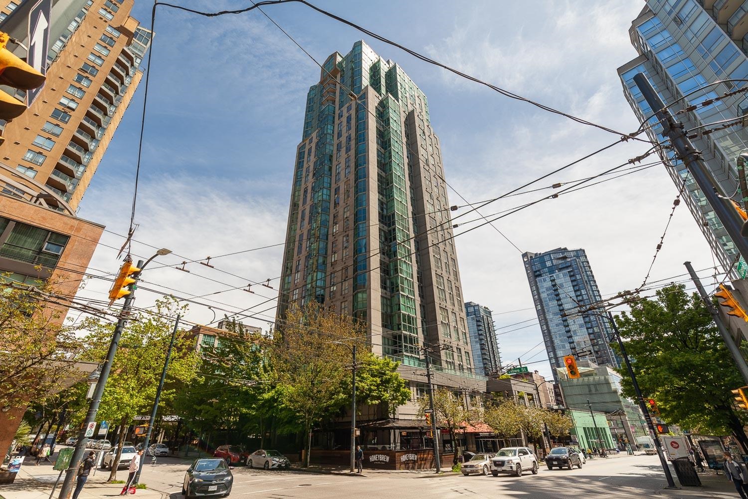 1188 HOWE, Vancouver, British Columbia V6Z 2S8, 1 Bedroom Bedrooms, ,1 BathroomBathrooms,Residential Attached,For Sale,HOWE,R2854440