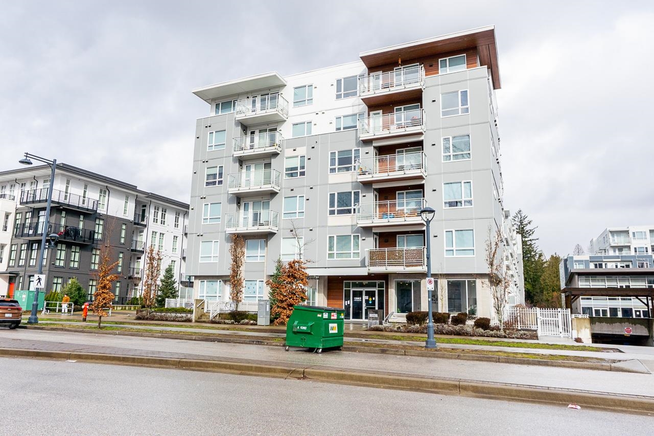 617-13963 105 BOULEVARD, Surrey, British Columbia, 2 Bedrooms Bedrooms, ,2 BathroomsBathrooms,Residential Attached,For Sale,R2855633