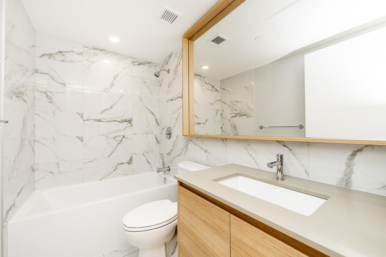 1007-10626 CITY PARKWAY, Surrey, British Columbia, ,1 BathroomBathrooms,Residential Attached,For Sale,R2856223