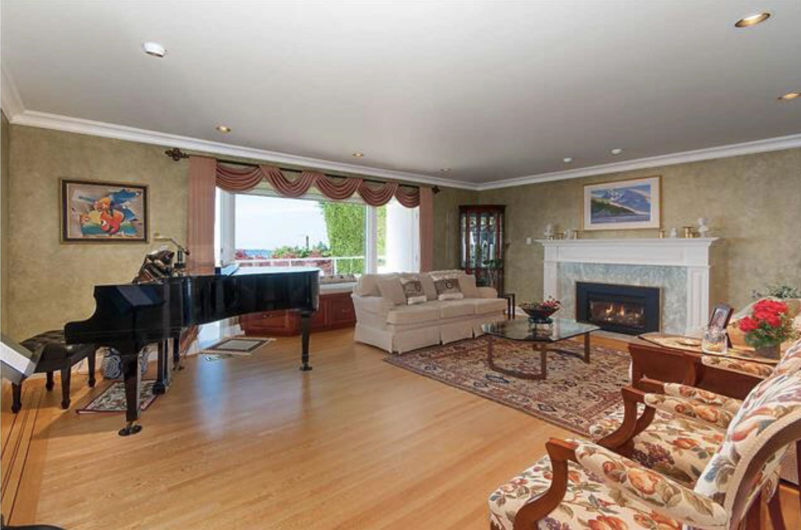 Listing image of 940 KING GEORGES WAY