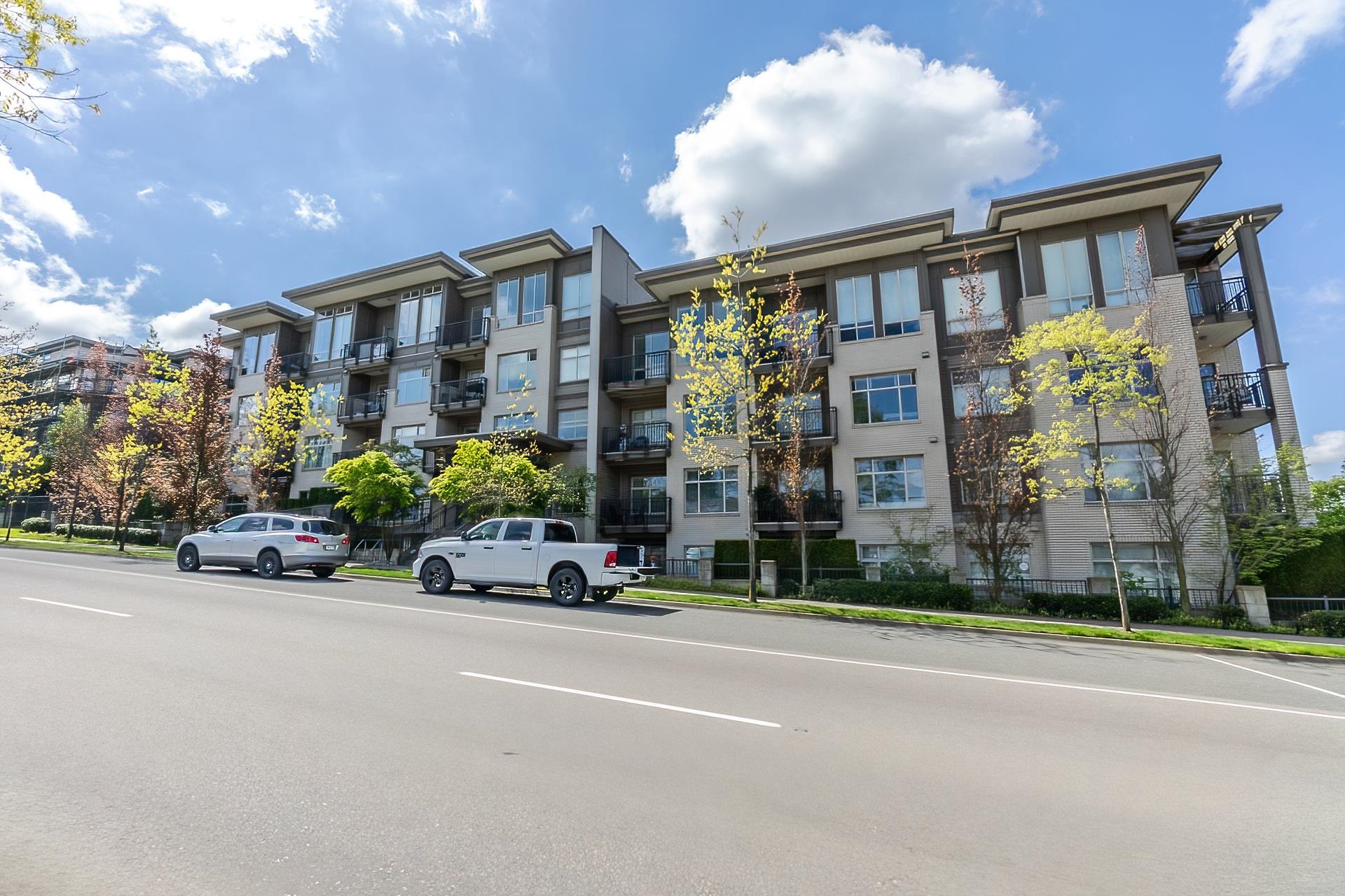 316-13468 KING GEORGE BOULEVARD, Surrey, British Columbia, 1 Bedroom Bedrooms, ,1 BathroomBathrooms,Residential Attached,For Sale,R2856704