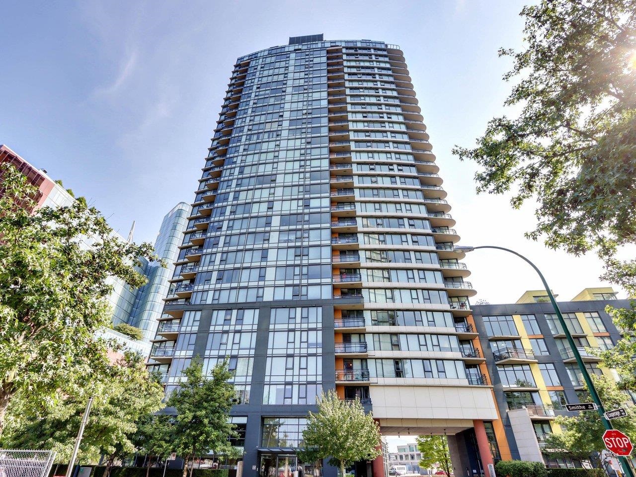 305-33 SMITHE STREET, Vancouver, British Columbia, 1 Bedroom Bedrooms, ,1 BathroomBathrooms,Residential Attached,For Sale,R2857417