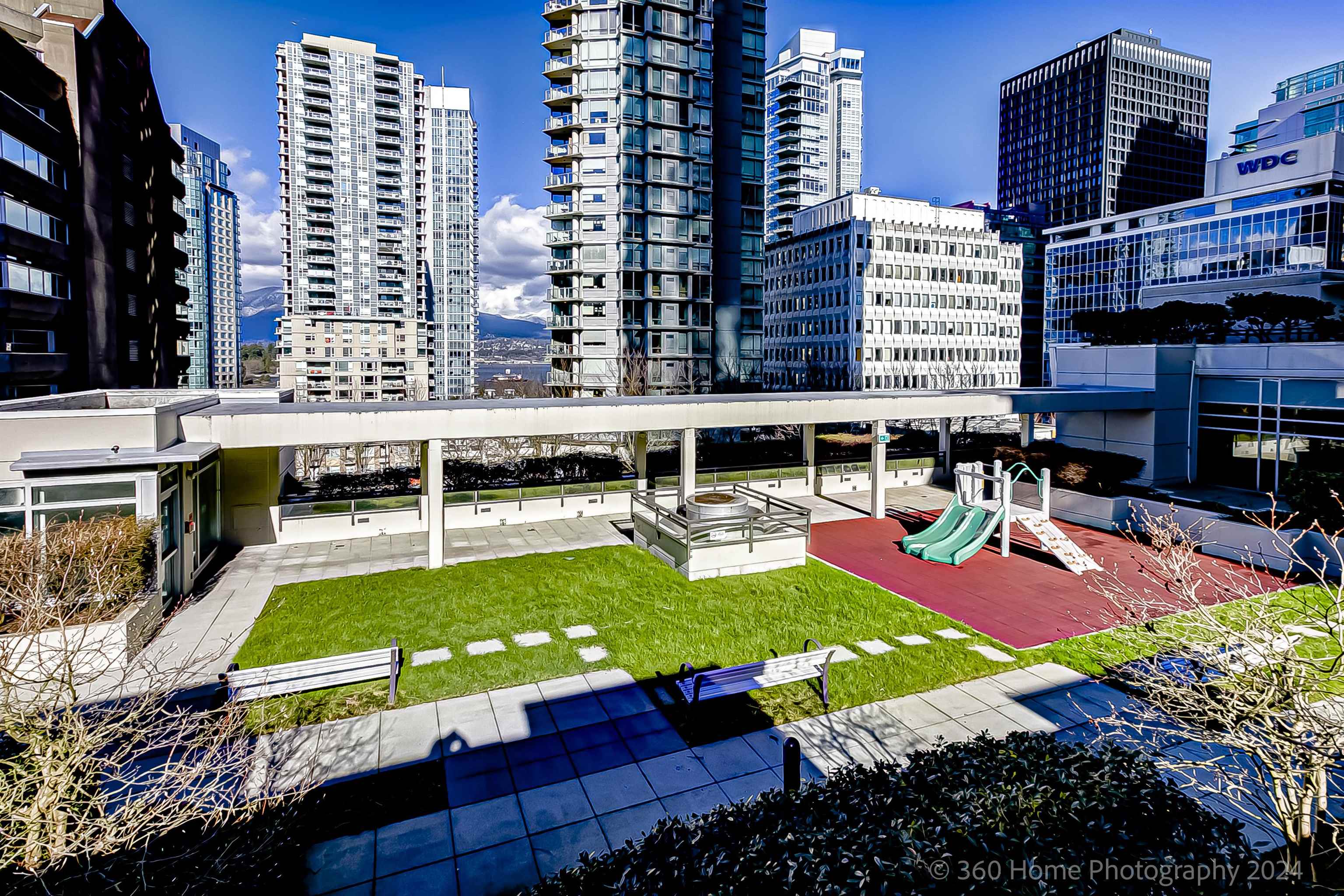 303-1211 MELVILLE STREET, Vancouver, British Columbia, 2 Bedrooms Bedrooms, ,2 BathroomsBathrooms,Residential Attached,For Sale,R2857469