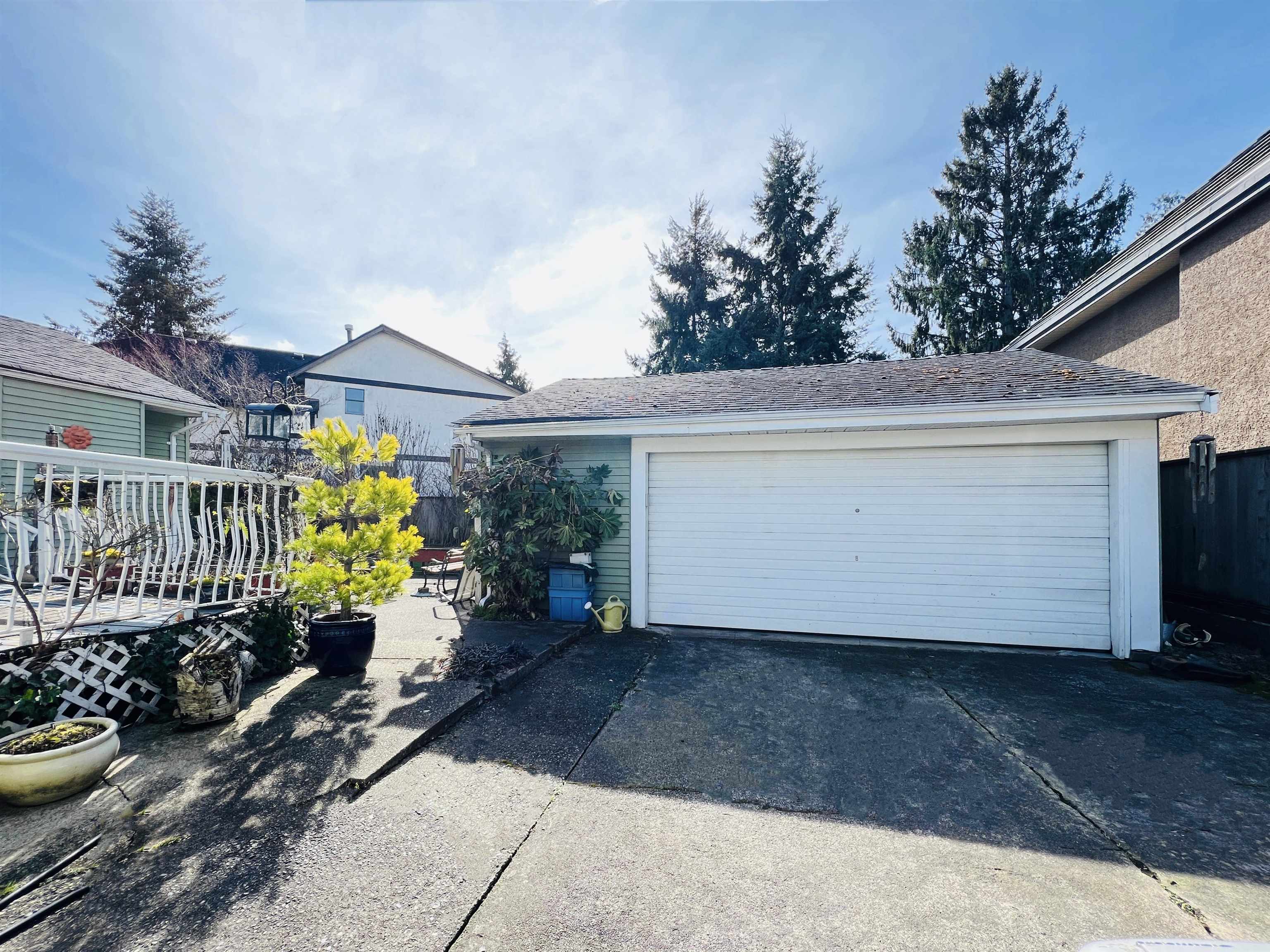 8520 ROBINSON ROAD, Richmond, British Columbia, 3 Bedrooms Bedrooms, ,2 BathroomsBathrooms,Residential Detached,For Sale,R2858392