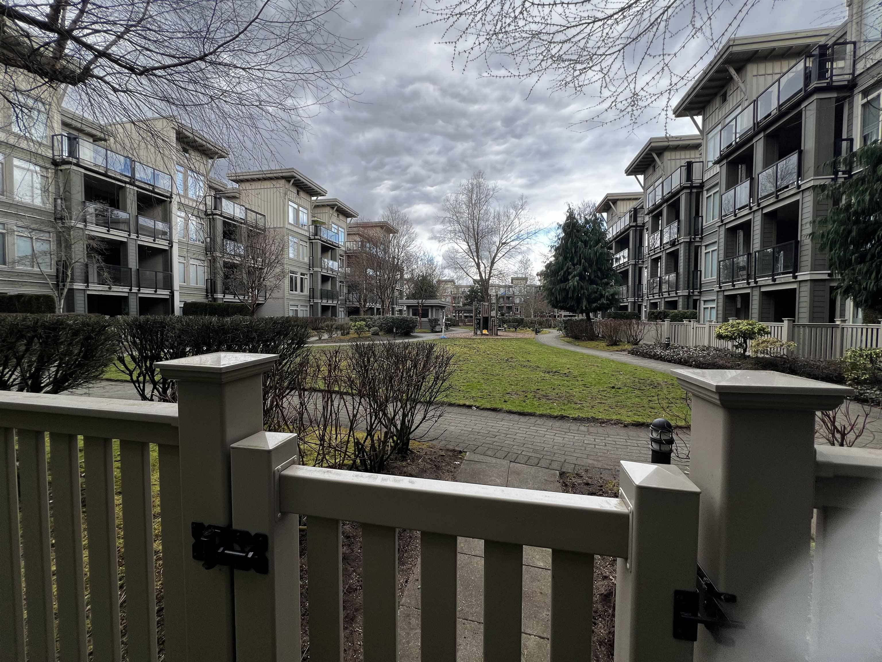 101-10180 153 STREET, Surrey, British Columbia V3R 0B5, 3 Bedrooms Bedrooms, ,2 BathroomsBathrooms,Residential Attached,For Sale,R2858671