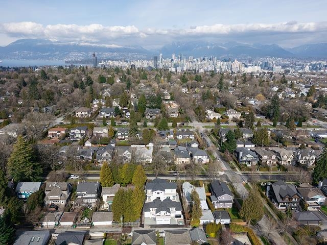 1222 W26TH AVENUE, Vancouver, British Columbia, 3 Bedrooms Bedrooms, ,2 BathroomsBathrooms,Residential Attached,For Sale,R2860001