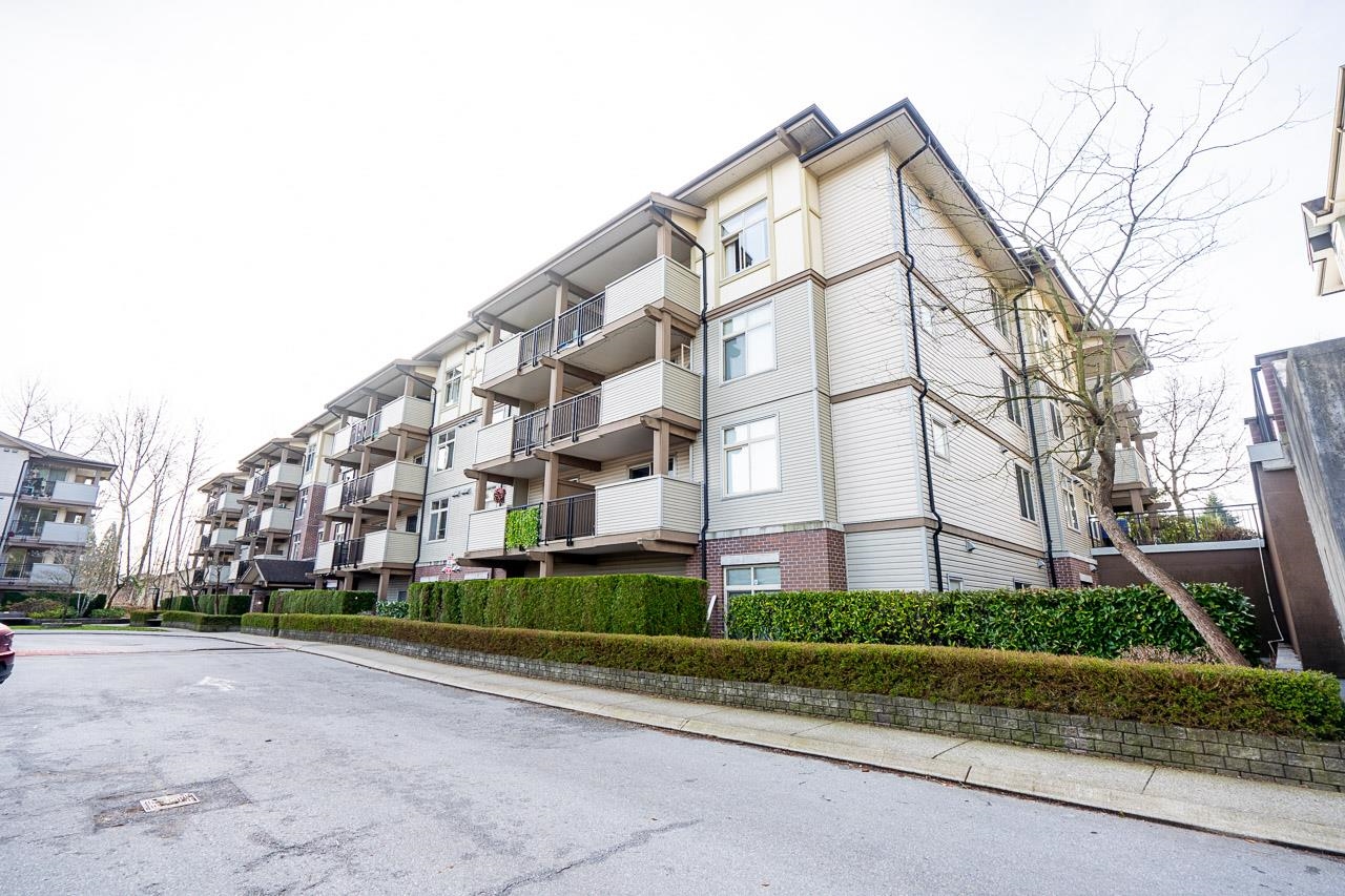 410-10088 148 STREET, Surrey, British Columbia, 2 Bedrooms Bedrooms, ,2 BathroomsBathrooms,Residential Attached,For Sale,R2860235