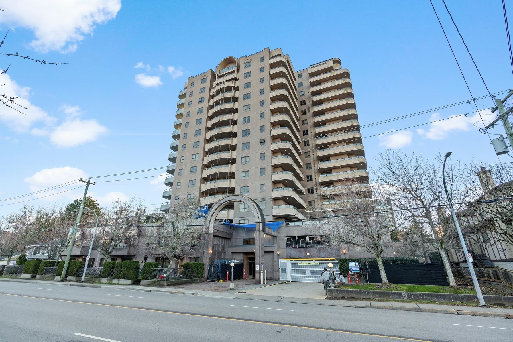 1602-6611 COONEY ROAD, Richmond, British Columbia Apartment/Condo, 3 Bedrooms, 2 Bathrooms, Residential Attached,For Sale, MLS-R2860529, Richmond Condo for Sale