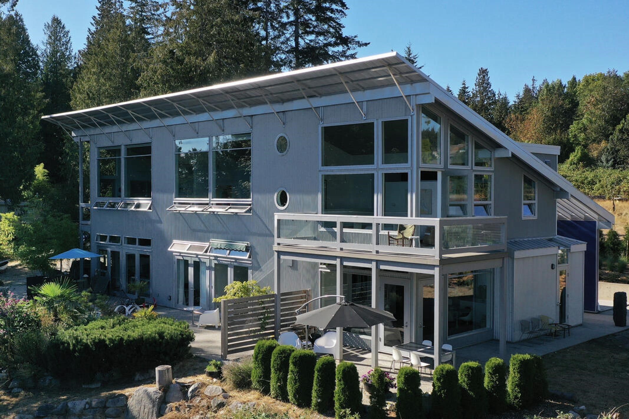 Sechelt District House/Single Family for sale:  3 bedroom 3,766 sq.ft. (Listed 2024-03-19)