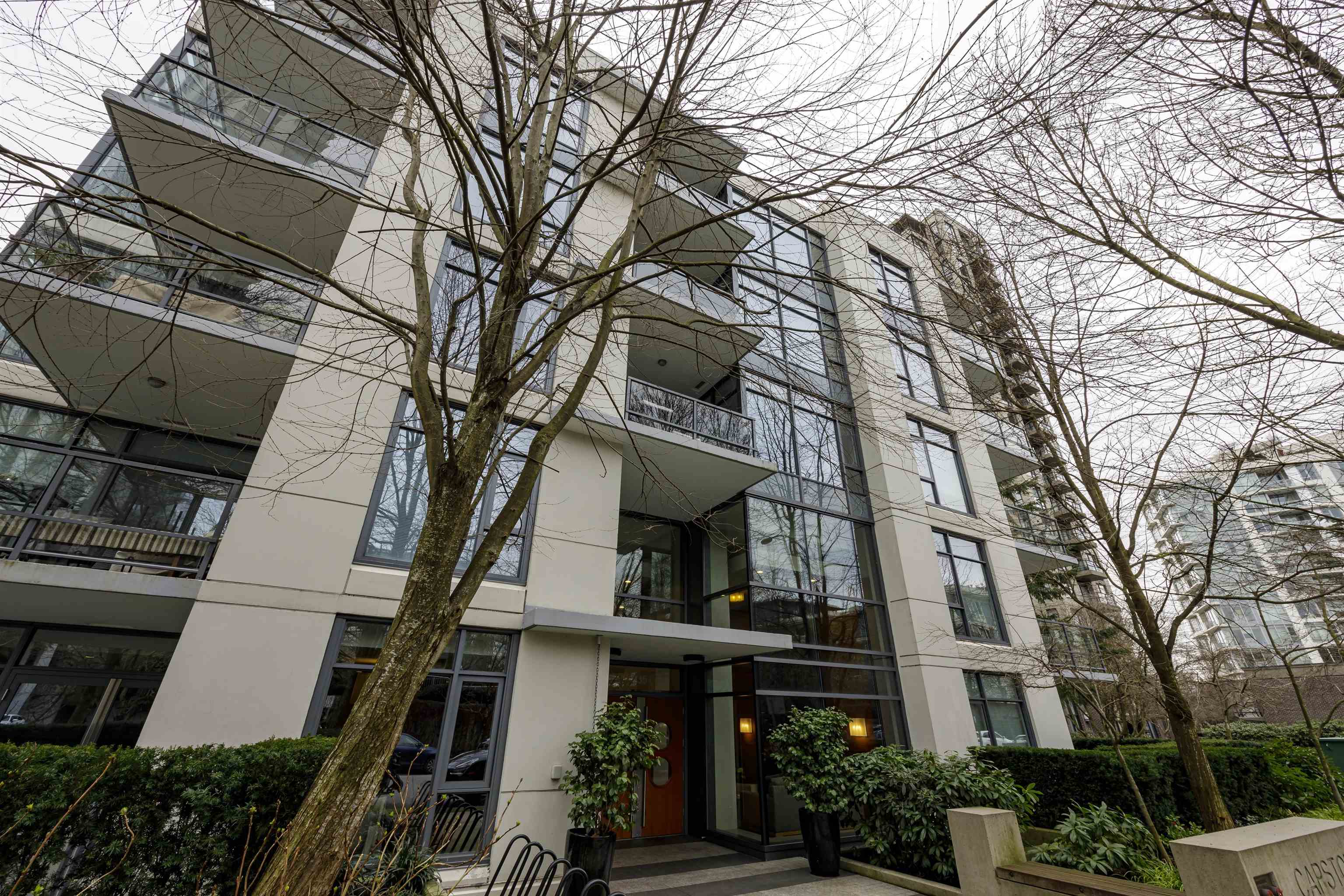 Lower Lonsdale Apartment/Condo for sale:  2 bedroom 755 sq.ft. (Listed 2024-05-08)