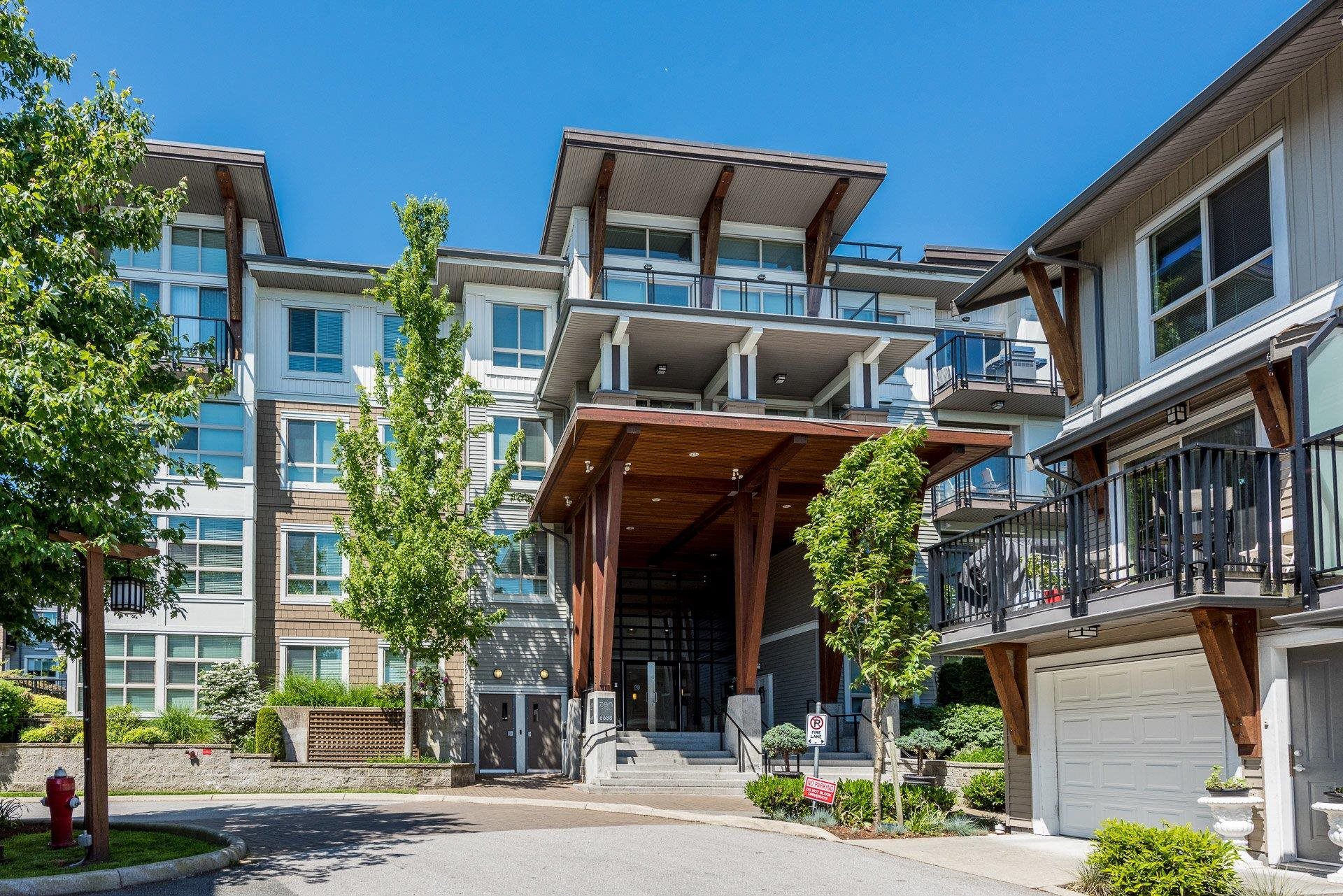 203-6688 120 STREET, Surrey, British Columbia, 1 Bedroom Bedrooms, ,1 BathroomBathrooms,Residential Attached,For Sale,R2861908