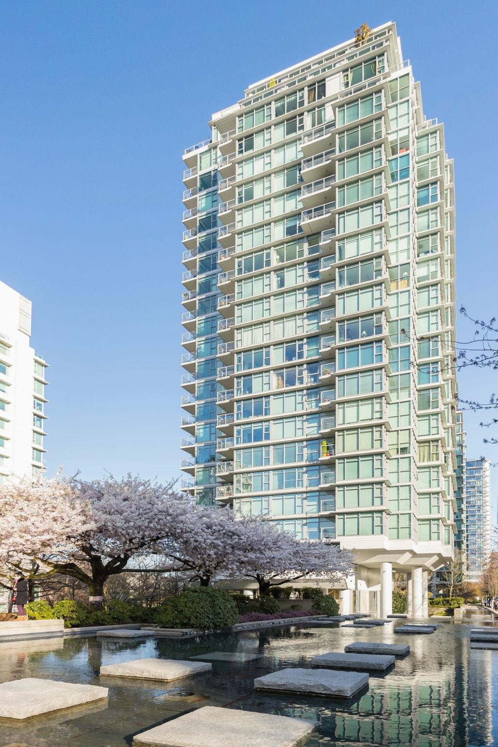 1710 BAYSHORE, Vancouver, British Columbia V6G 3G4, 2 Bedrooms Bedrooms, ,2 BathroomsBathrooms,Residential Attached,For Sale,BAYSHORE,R2862013