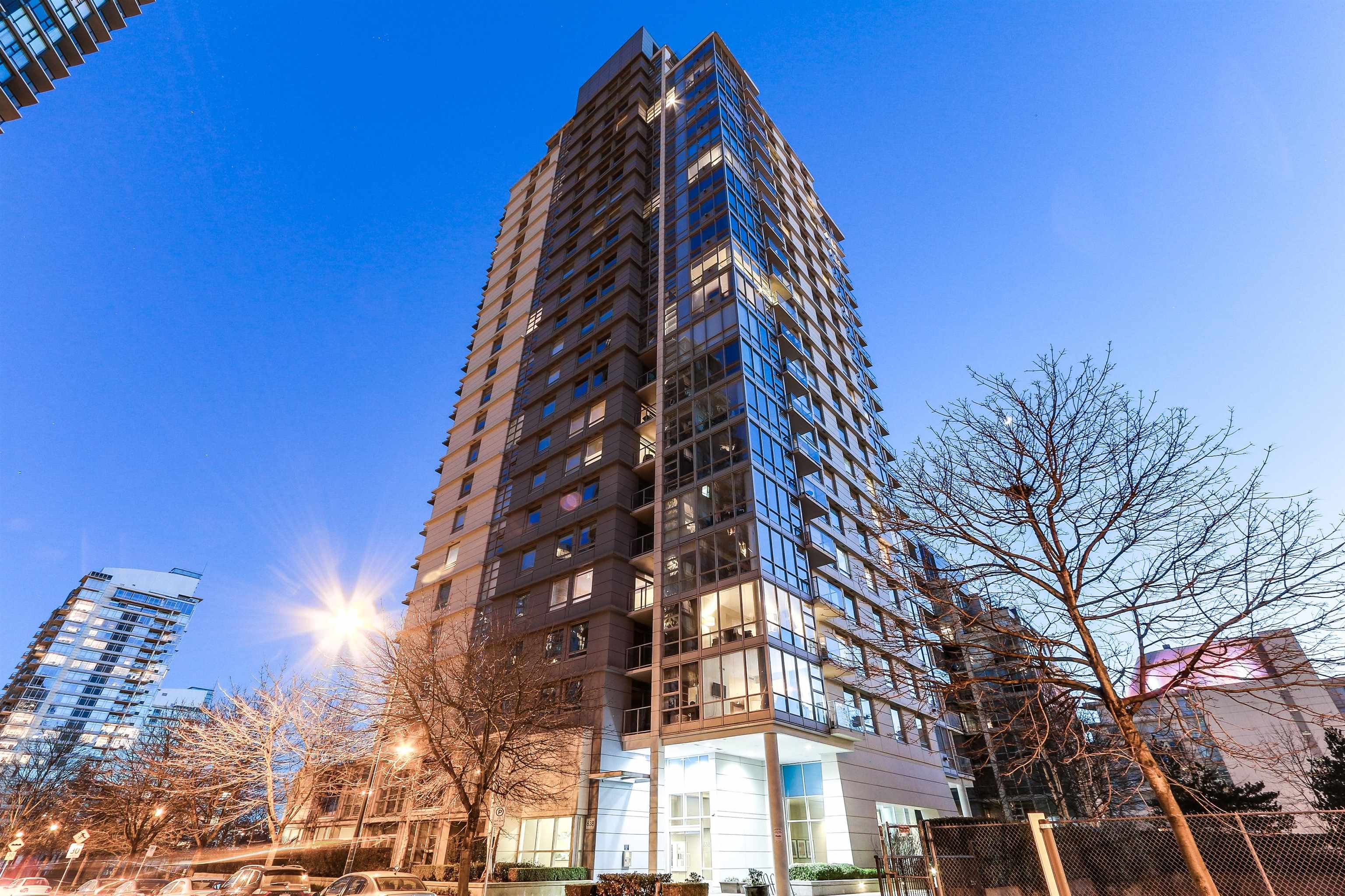 105-638 BEACH CRESCENT, Vancouver, British Columbia, 2 Bedrooms Bedrooms, ,3 BathroomsBathrooms,Residential Attached,For Sale,R2862077