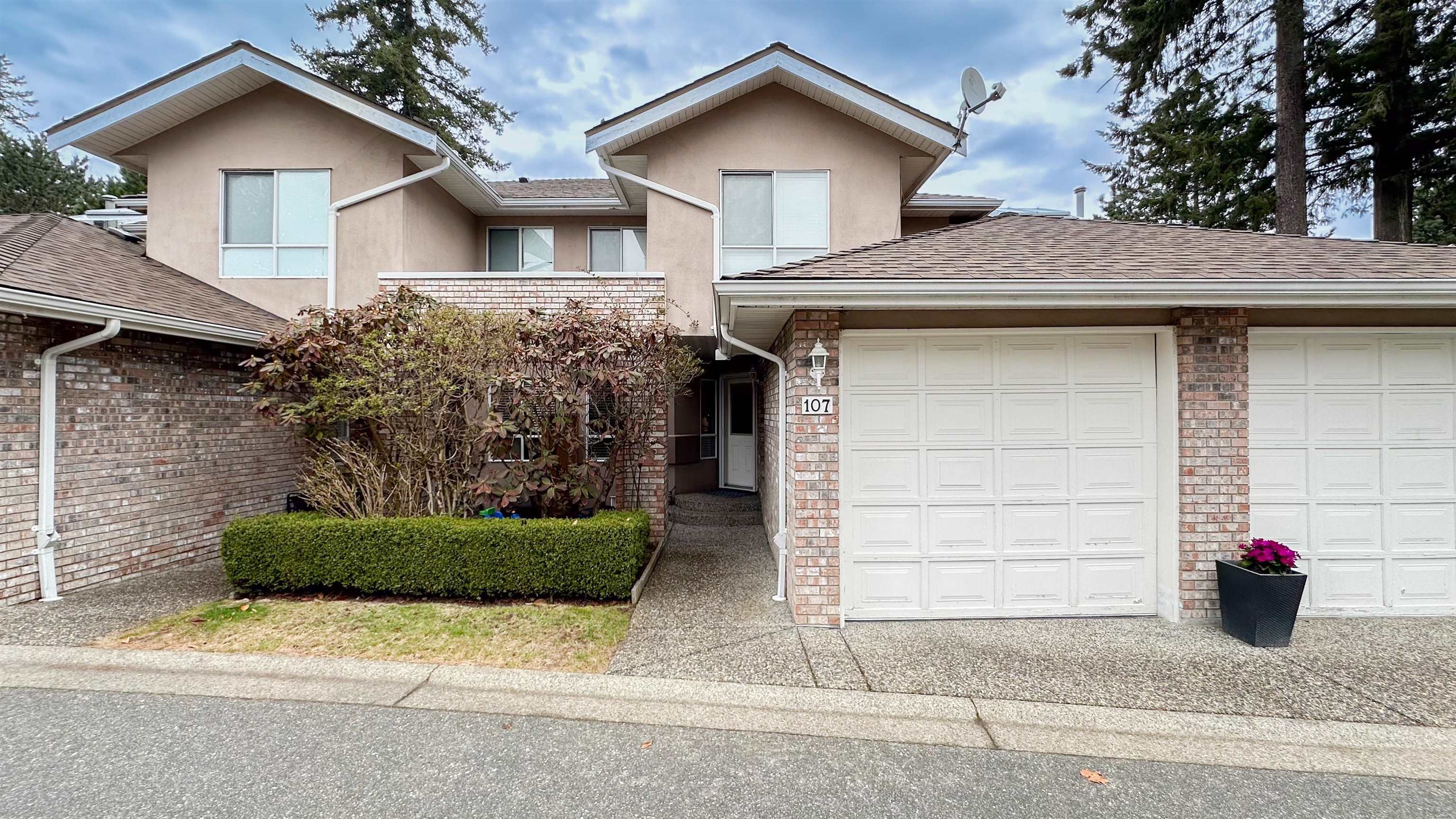 107-15550 26 AV AVENUE, White Rock, British Columbia, 3 Bedrooms Bedrooms, ,3 BathroomsBathrooms,Residential Attached,For Sale,R2862082