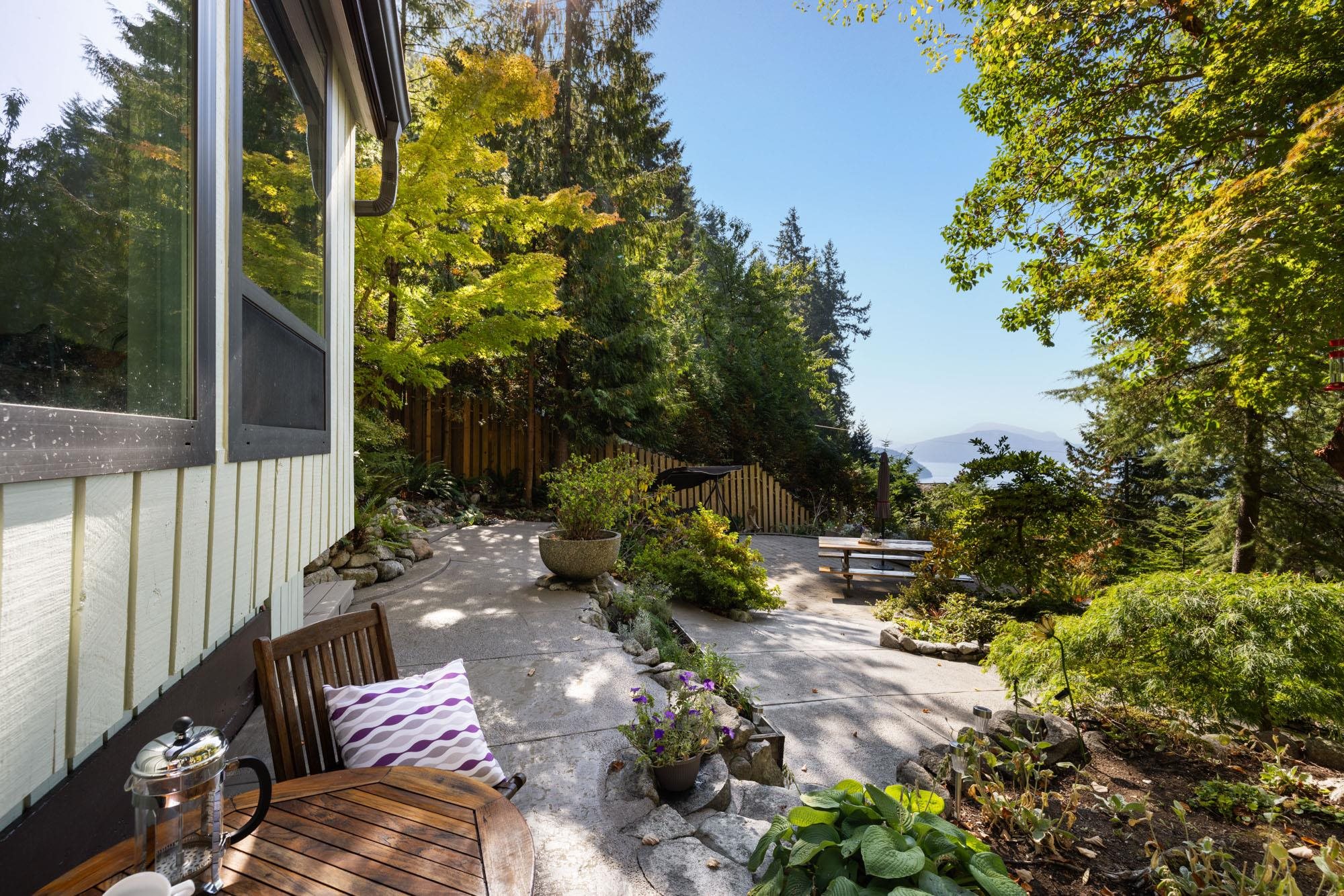 Listing image of 385 OCEANVIEW ROAD