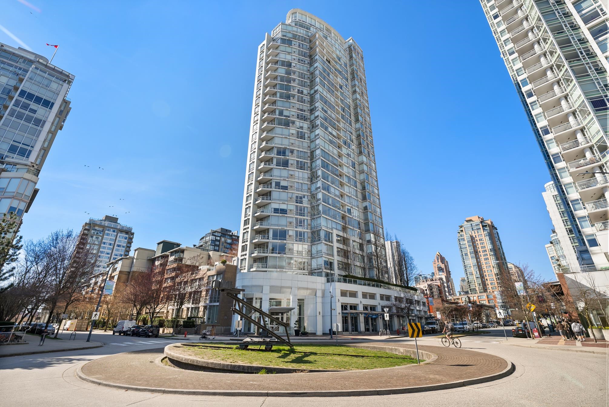 2503-1201 MARINASIDE CRESCENT, Vancouver, British Columbia, 3 Bedrooms Bedrooms, ,2 BathroomsBathrooms,Residential Attached,For Sale,R2862203