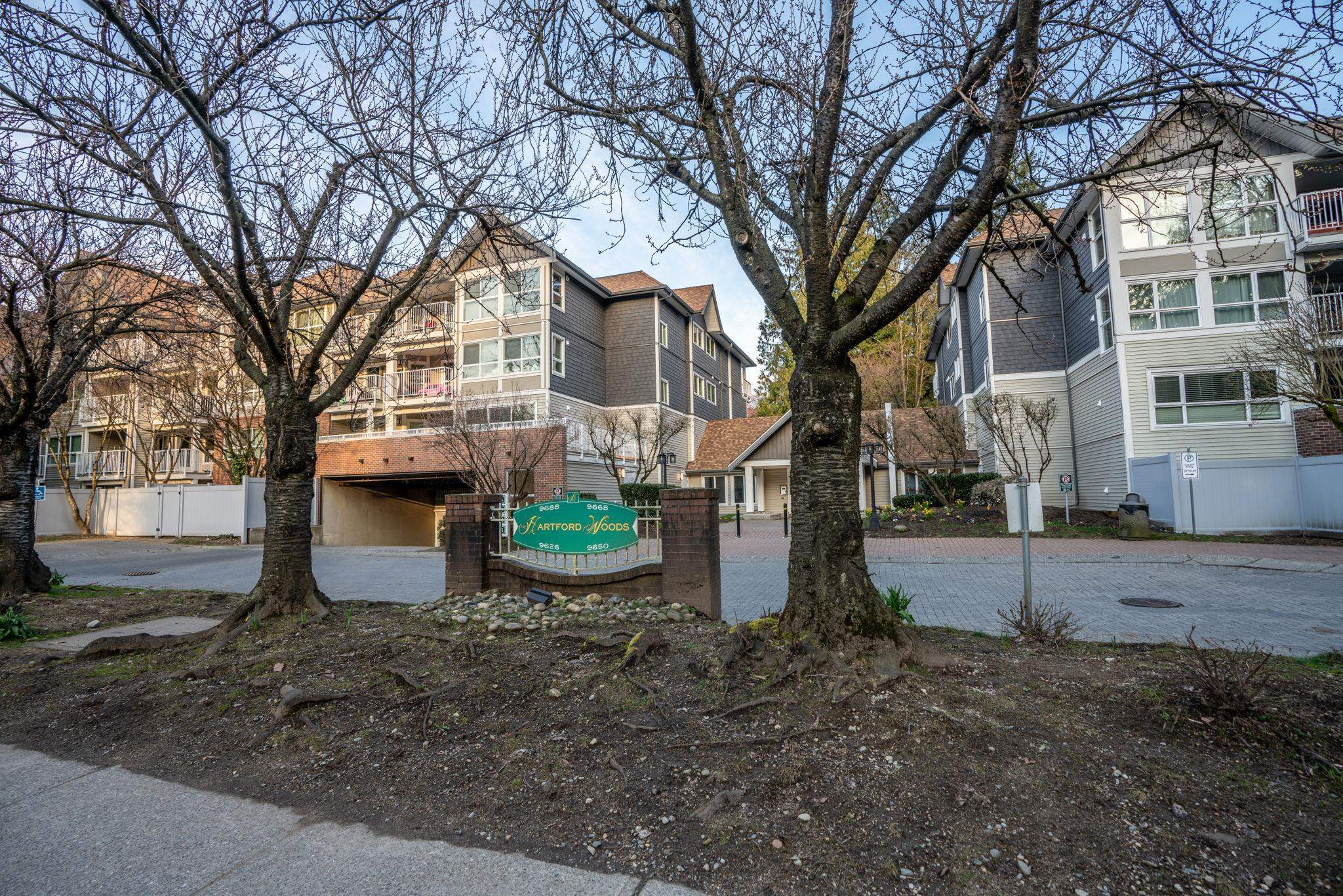 305-9668 148 STREET, Surrey, British Columbia Apartment/Condo, 1 Bedroom, 1 Bathroom, Residential Attached,For Sale, MLS-R2862419, Richmond Condo for Sale