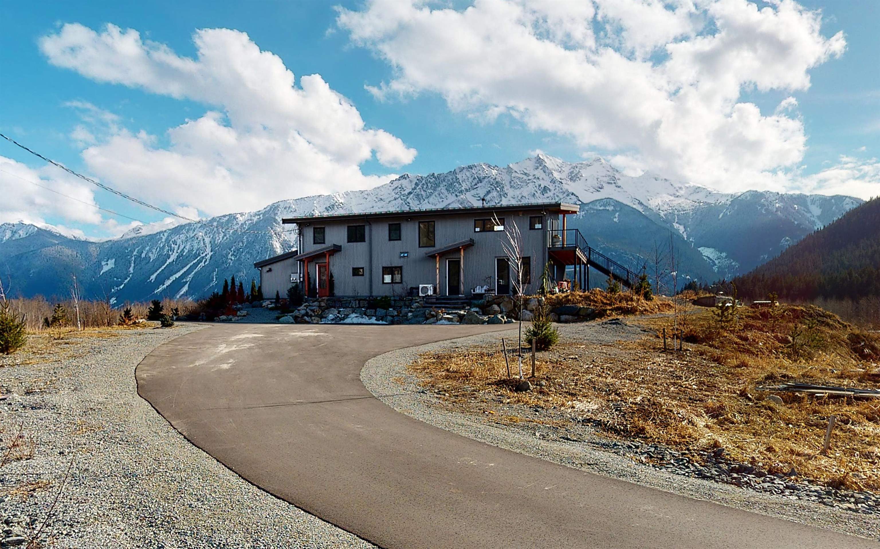 Pemberton House with Acreage for sale:  6 bedroom 3,588 sq.ft. (Listed 2024-03-24)