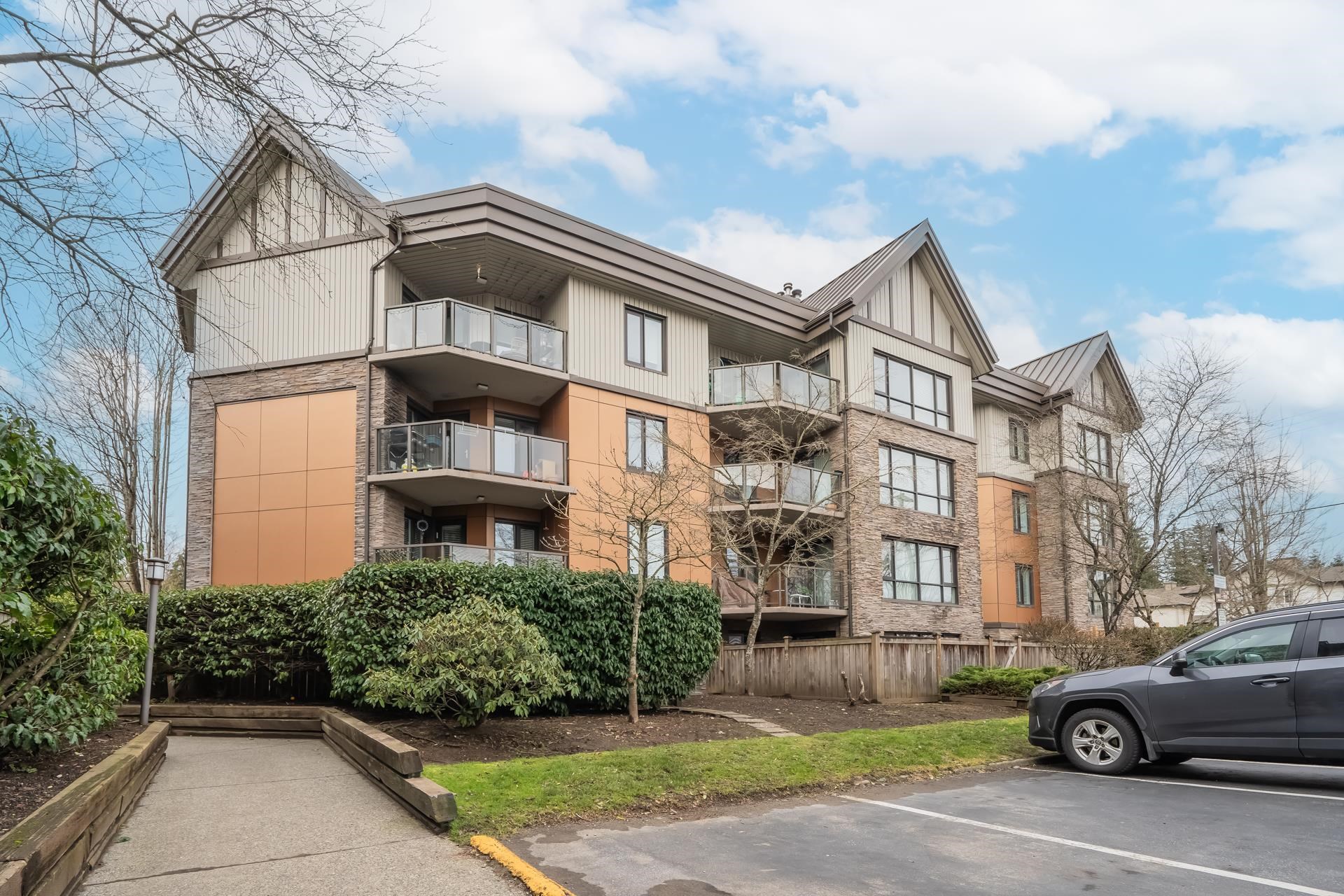 202-9978 148 STREET, Surrey, British Columbia, 2 Bedrooms Bedrooms, ,2 BathroomsBathrooms,Residential Attached,For Sale,R2862712